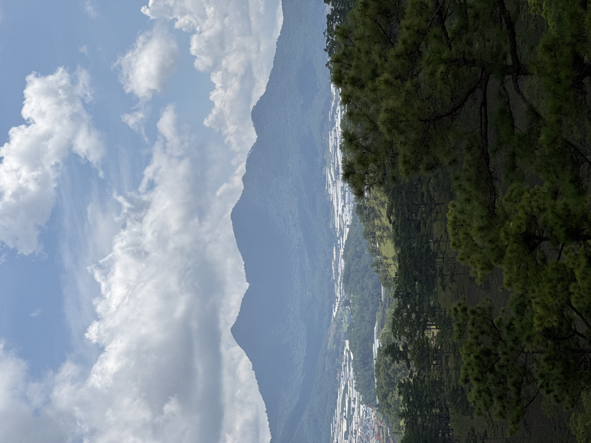 Dawn landscape documentation captured across Lạc Dương's mountainous terrain