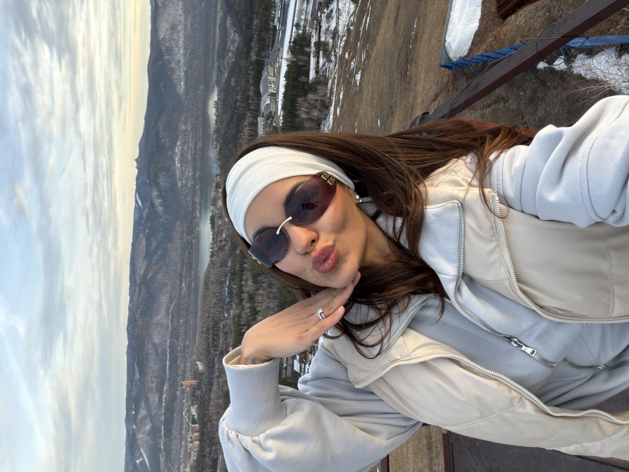 Woman spotted on elevated platform in Krasnoyarsk