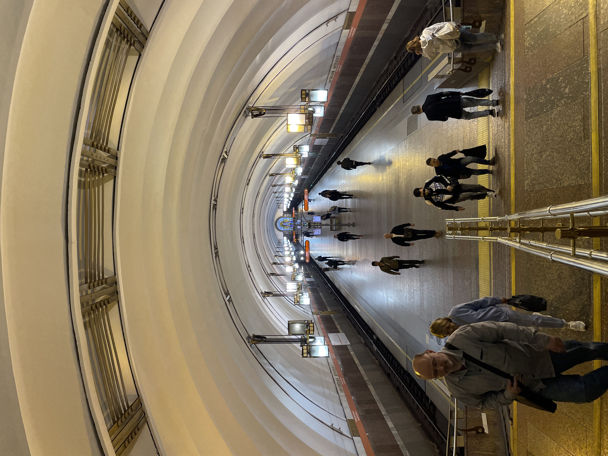 Metro station activity documented by witnesses during morning hours
