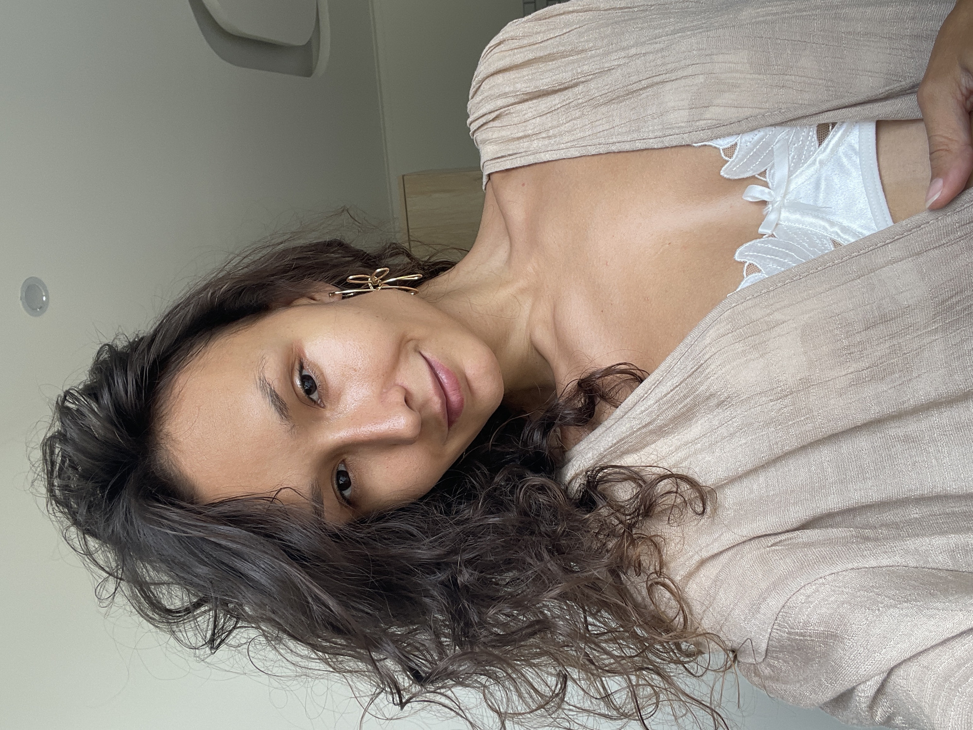 Indoor photo session in Mũi Né with outfit changes