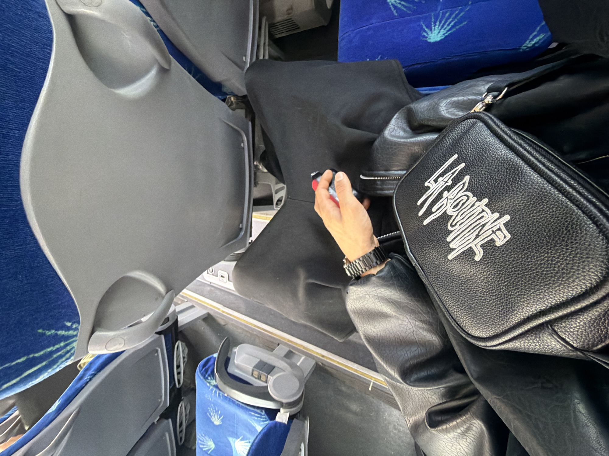 Passenger with small object observed in vehicle in Tirat HaCarmel