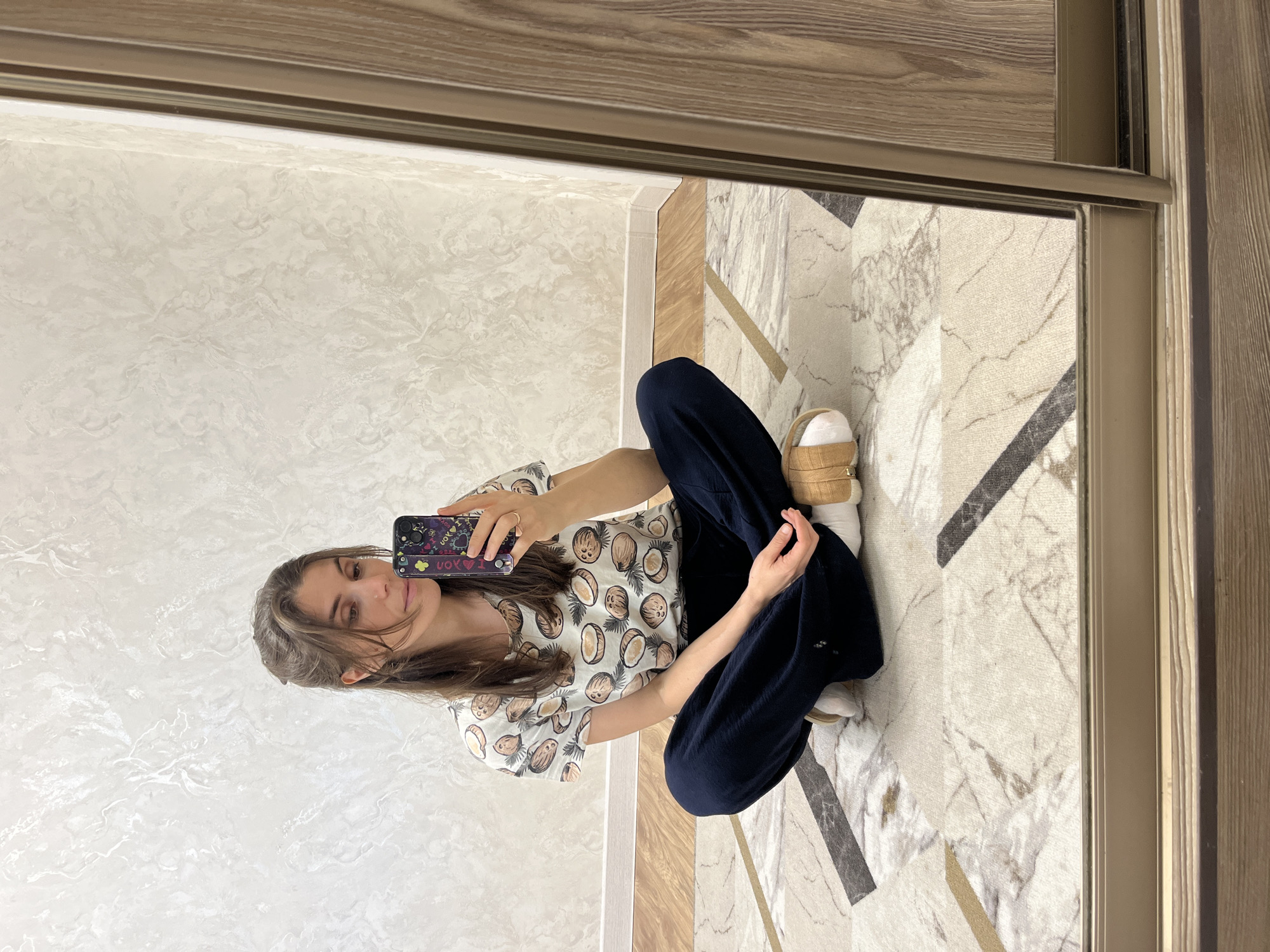 Ordinary afternoon moments captured across Kaspiysk homes
