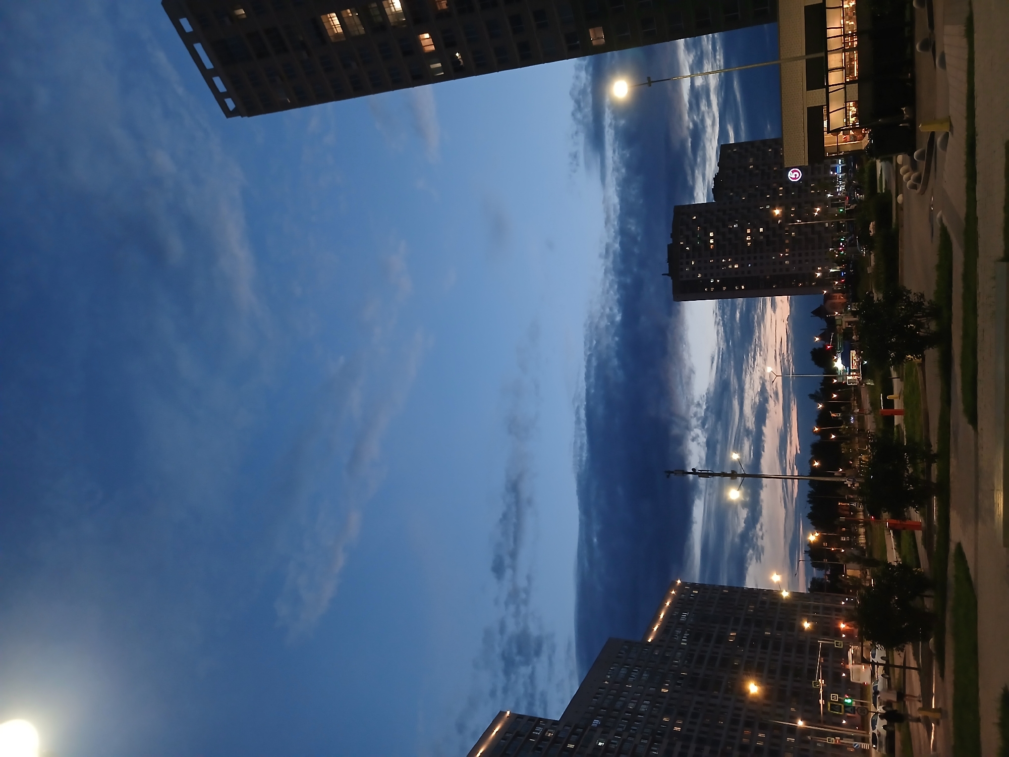 Dusk in Yekaterinburg: streets, lampposts, and a mirror selfie