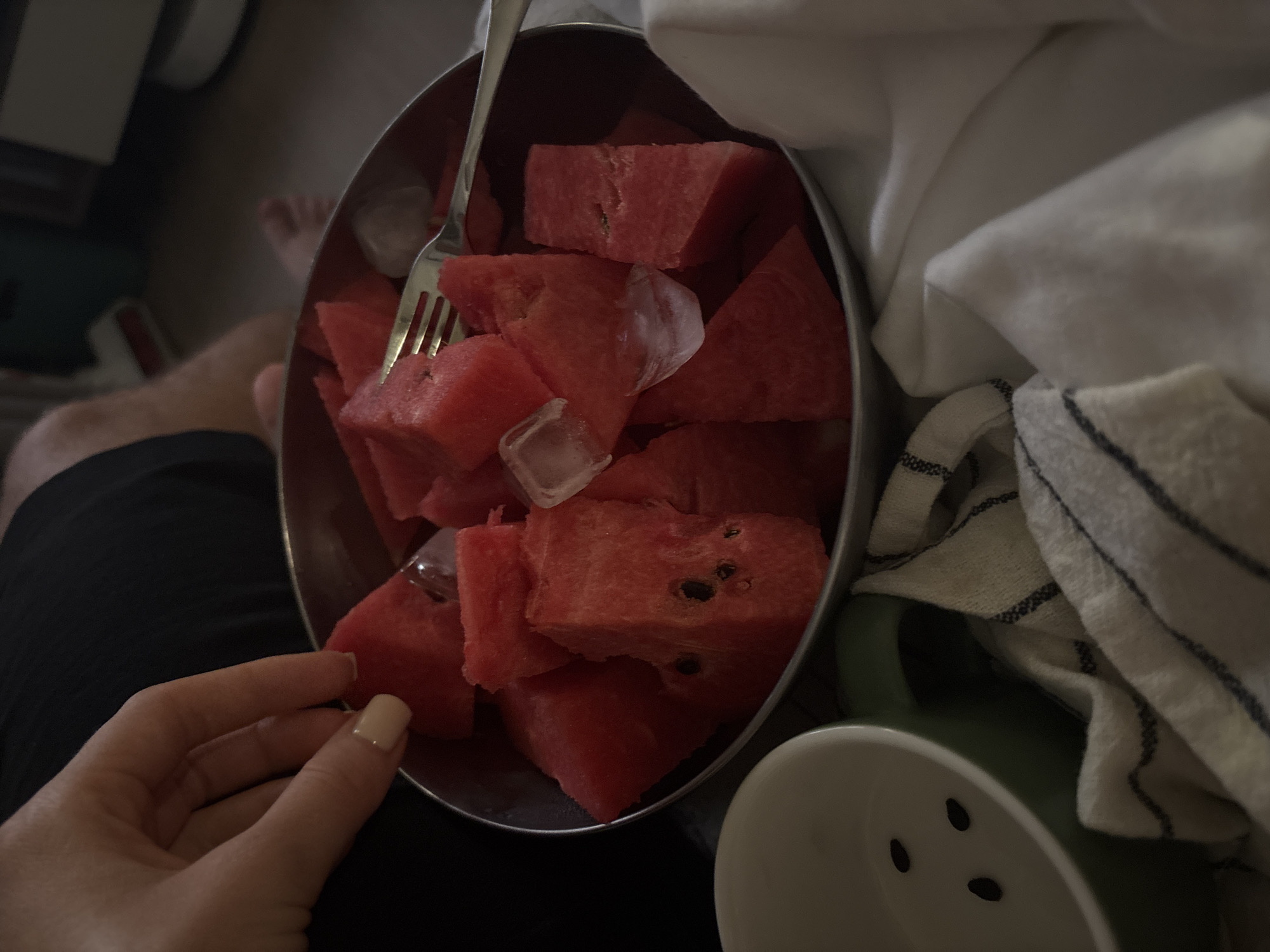 Everyday moments captured in Choeng Thale: fruit, food, pets