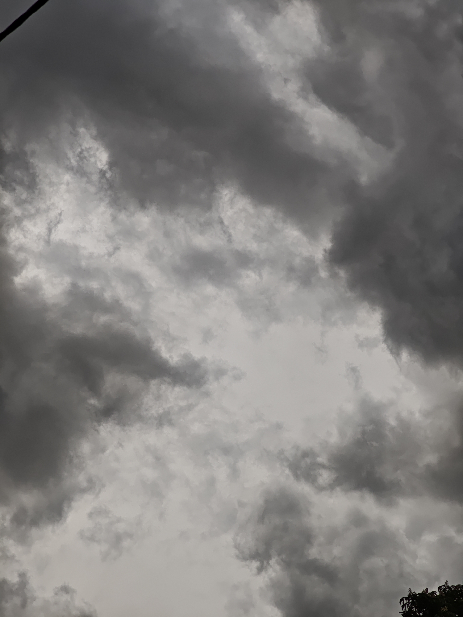 Overcast skies observed in Vratsa, Bulgaria