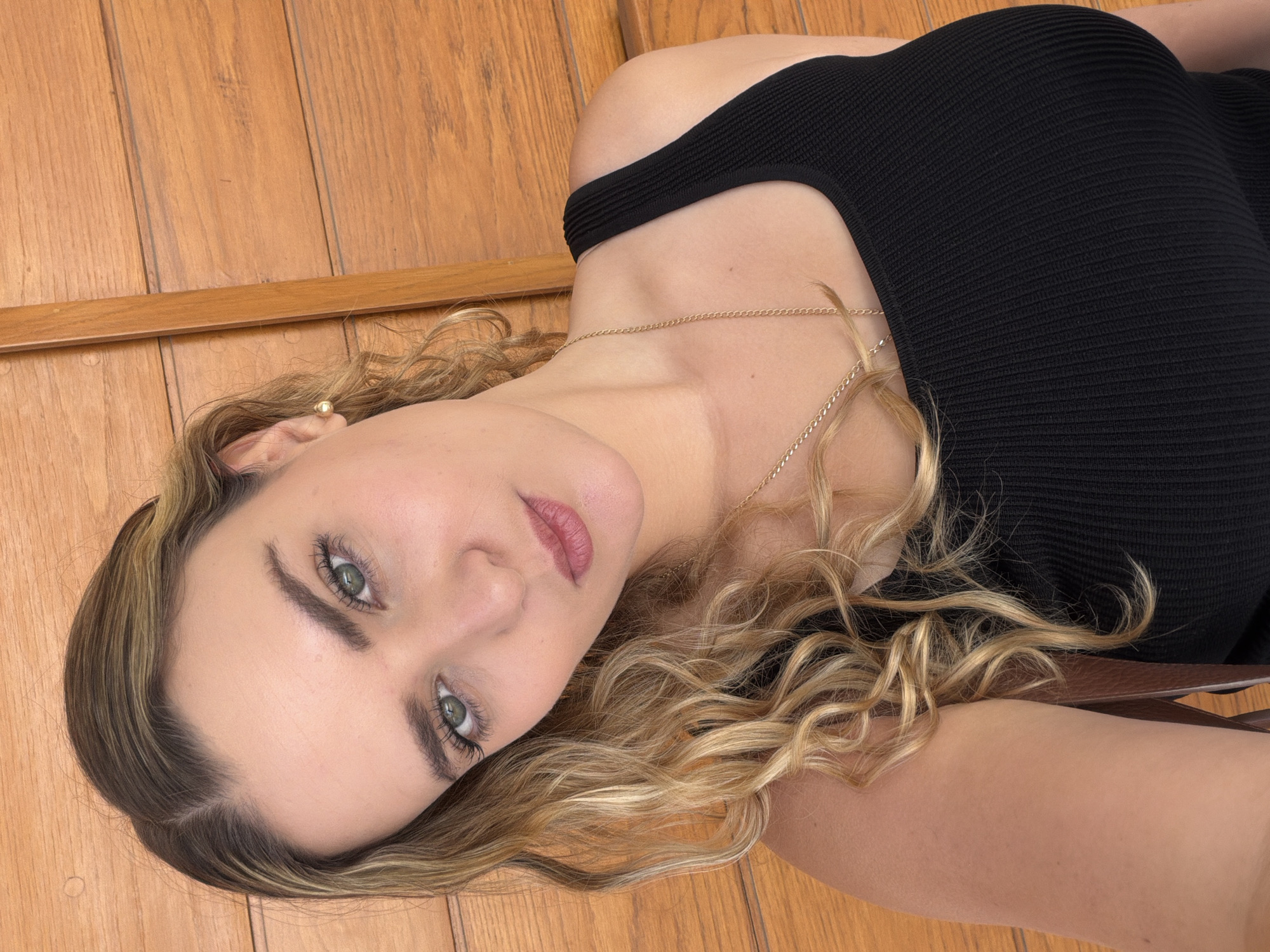 Woman photographed in multiple poses in San Bernardino Tlaxcalancingo