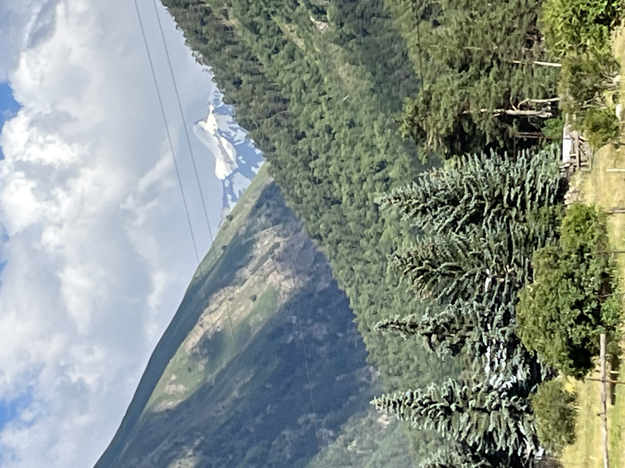 Clear-sky mountain views in Tegenekli, Russia