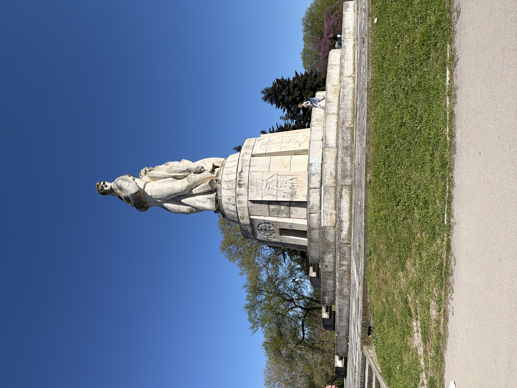 Person spotted at Soviet friendship monument in Varna