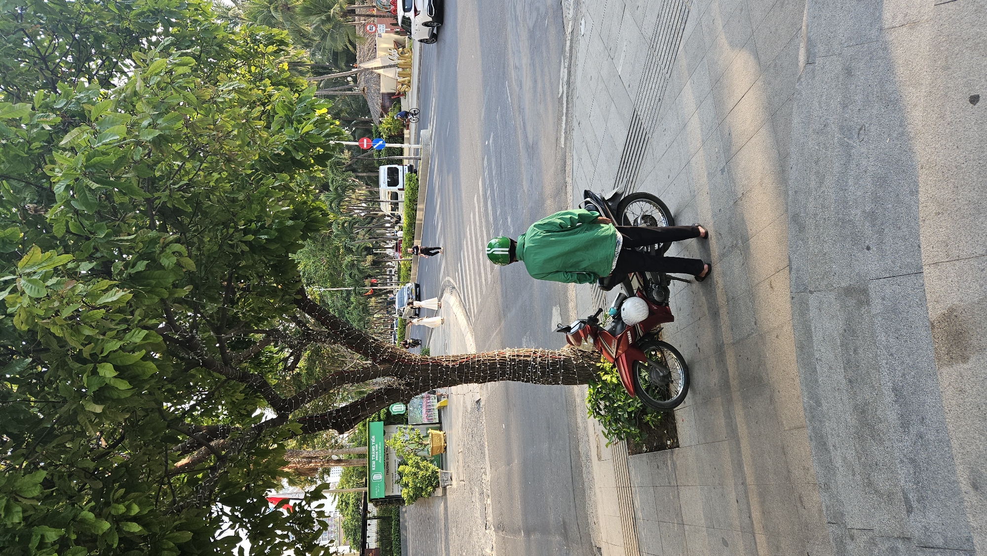 Evening street life documented across Nha Trang, Vietnam