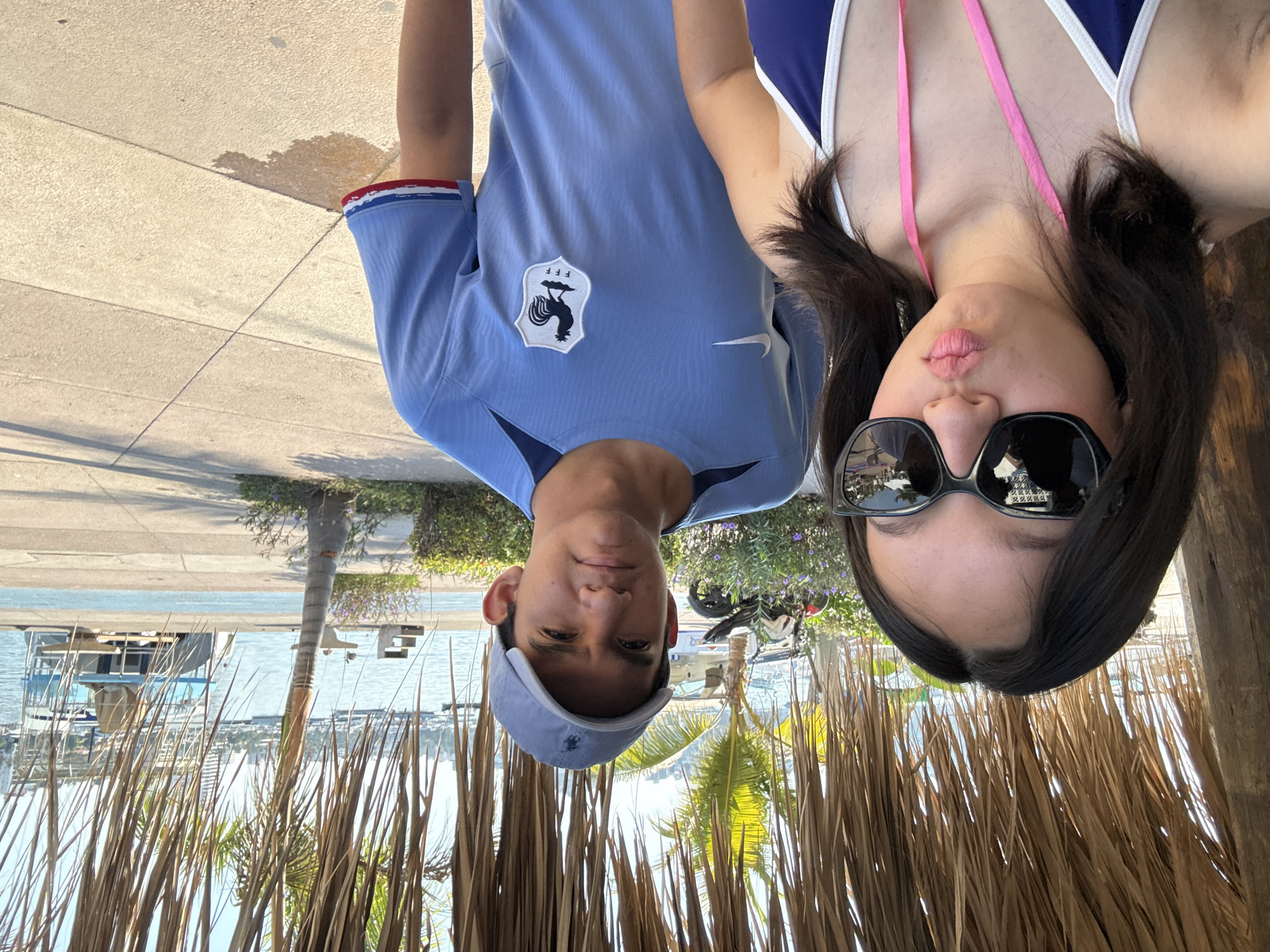 Tourists capture waterfront moments in Acapulco