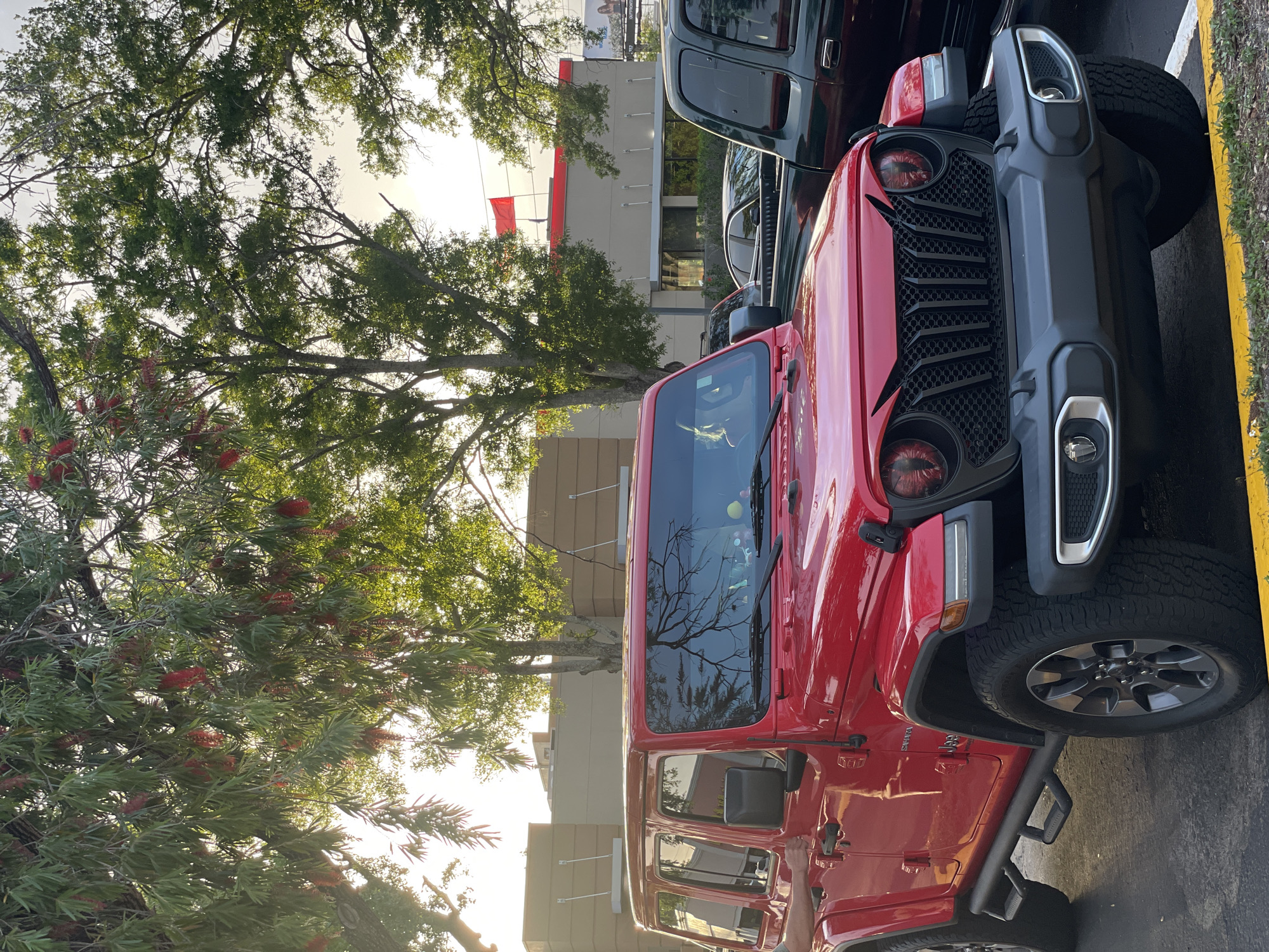 Two Jeeps spotted parked together in Largo parking lot