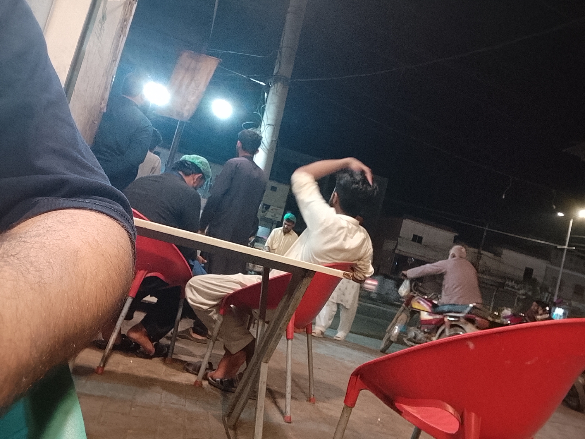 Nighttime street food scene documented in Multan, Pakistan