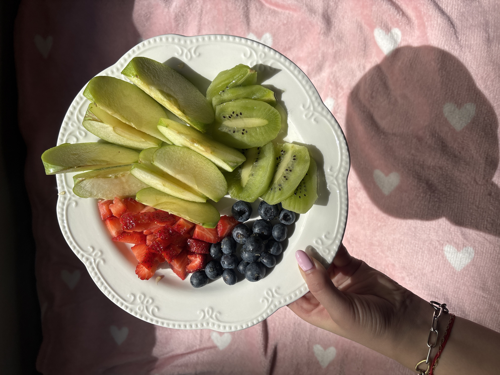 Healthy fruit snack shared on social media in Getafe