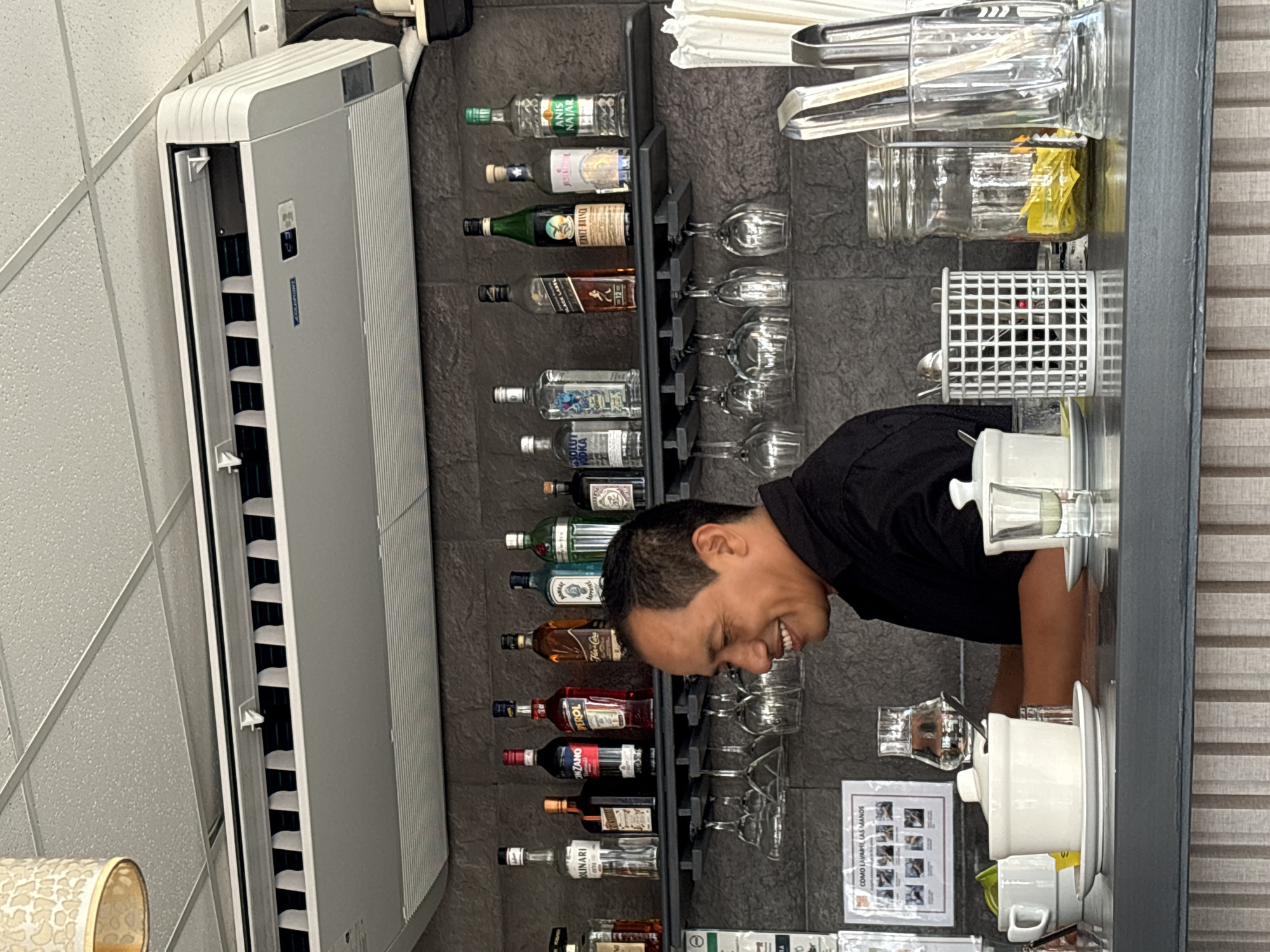 Man spotted smiling inside Chorrillos bar