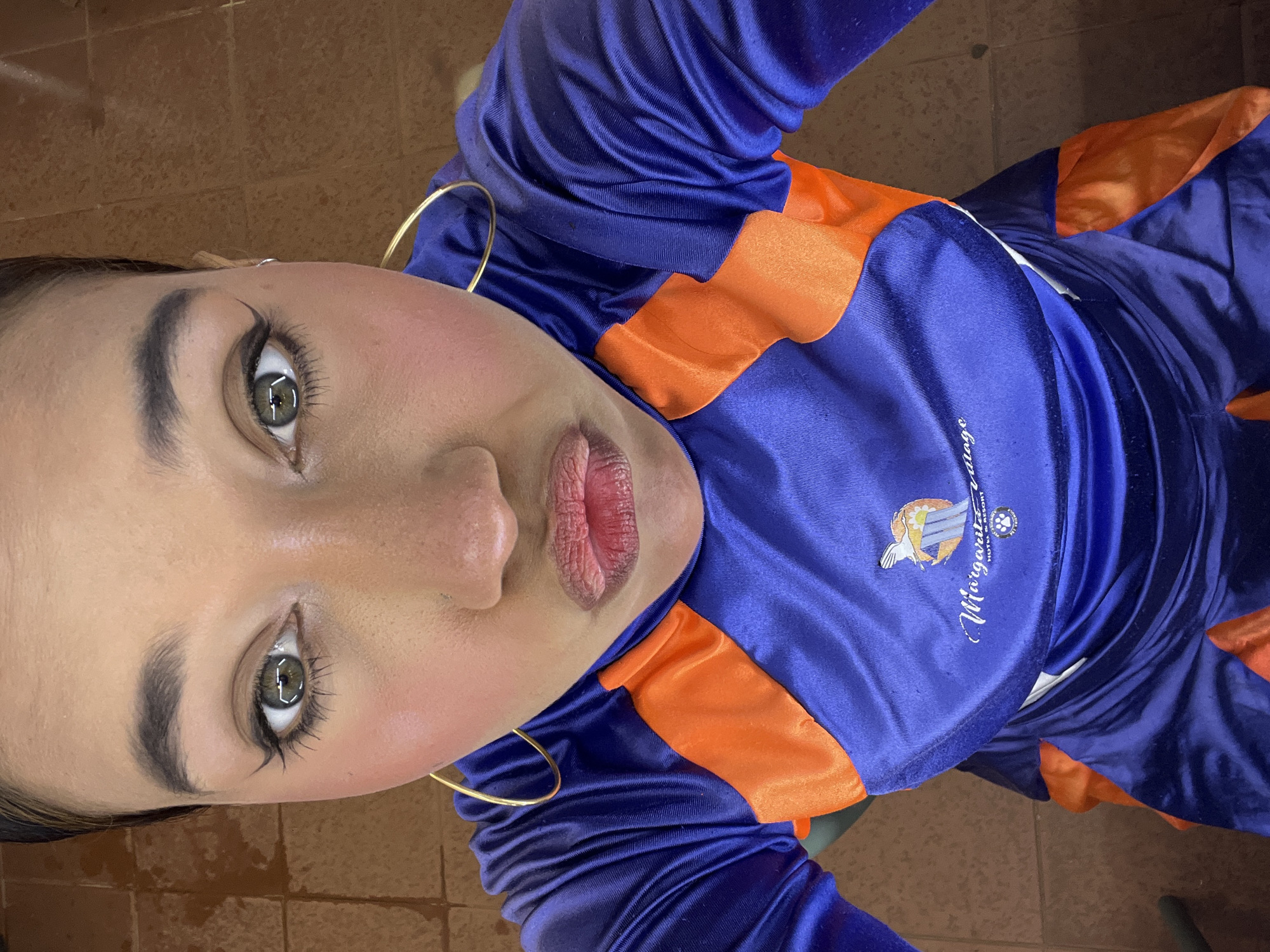 Indoor selfie session captured in Porlamar, Venezuela