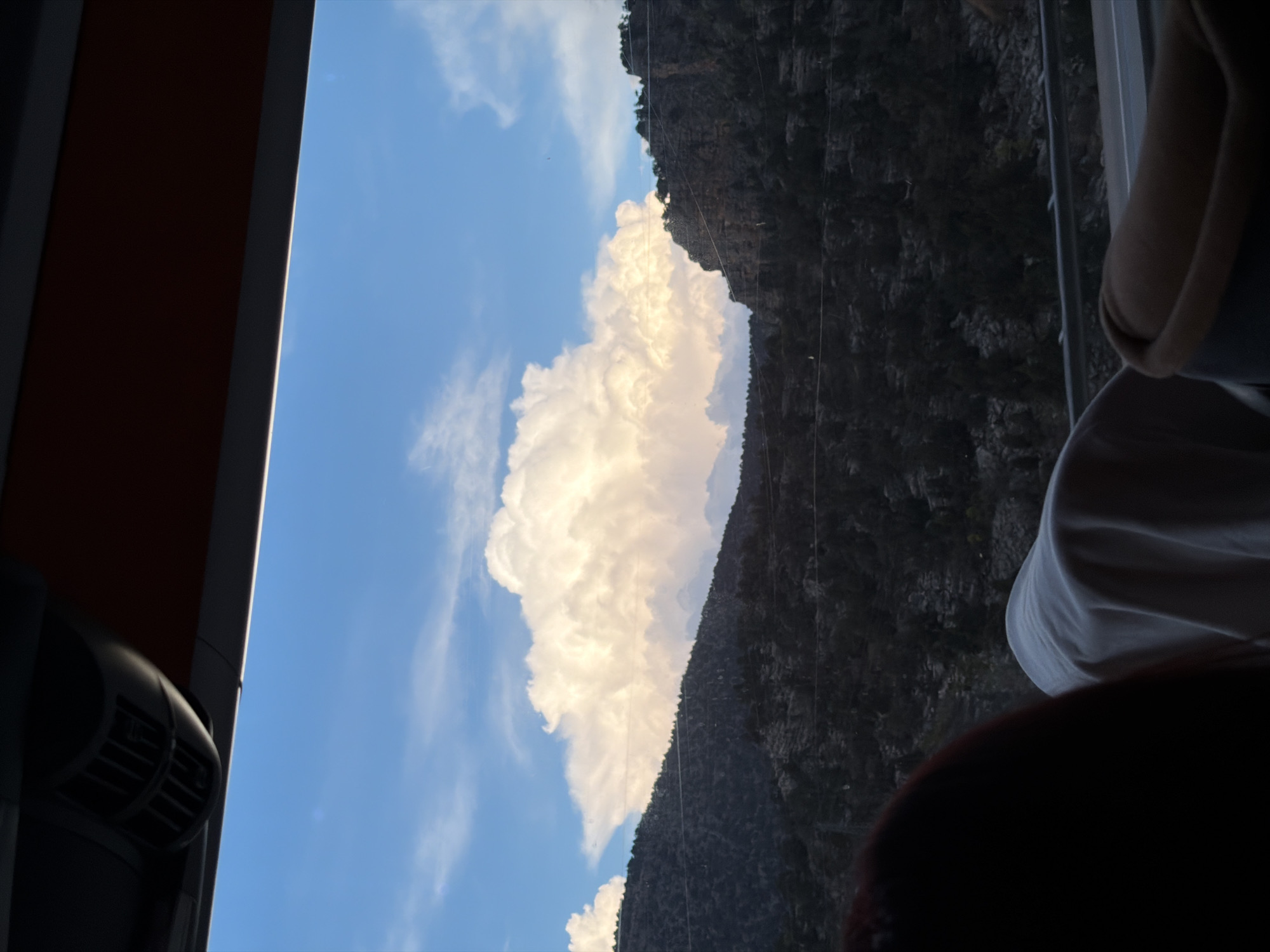 Cable car journey captures scenic mountain views in Seydişehir