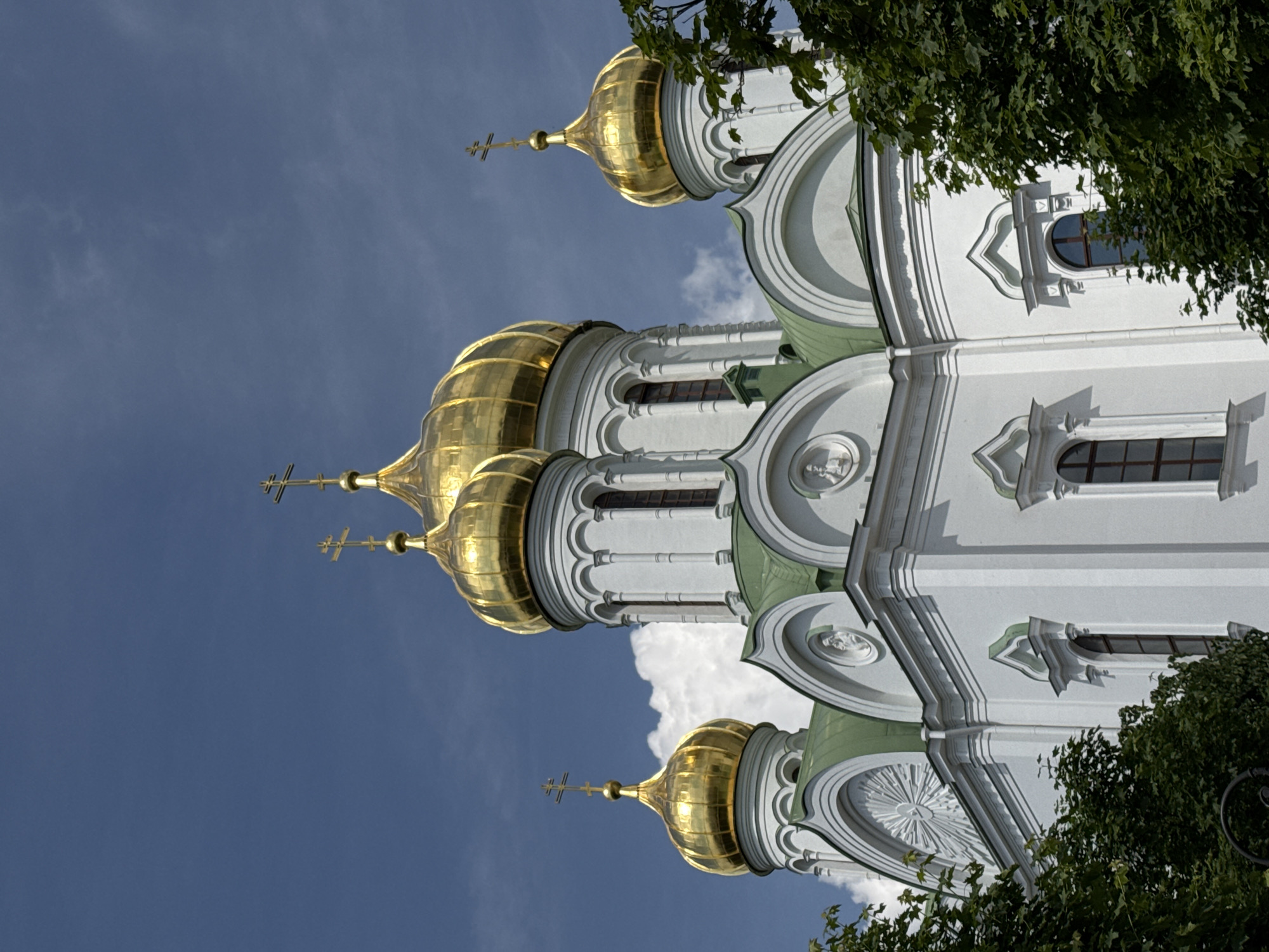 Tourist activity documented at Catherine Palace complex in Pushkin