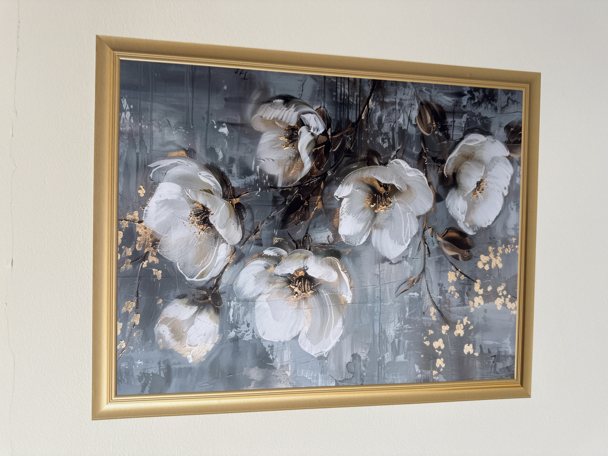 Floral artwork and decorative arrangements documented in Yekaterinburg interior