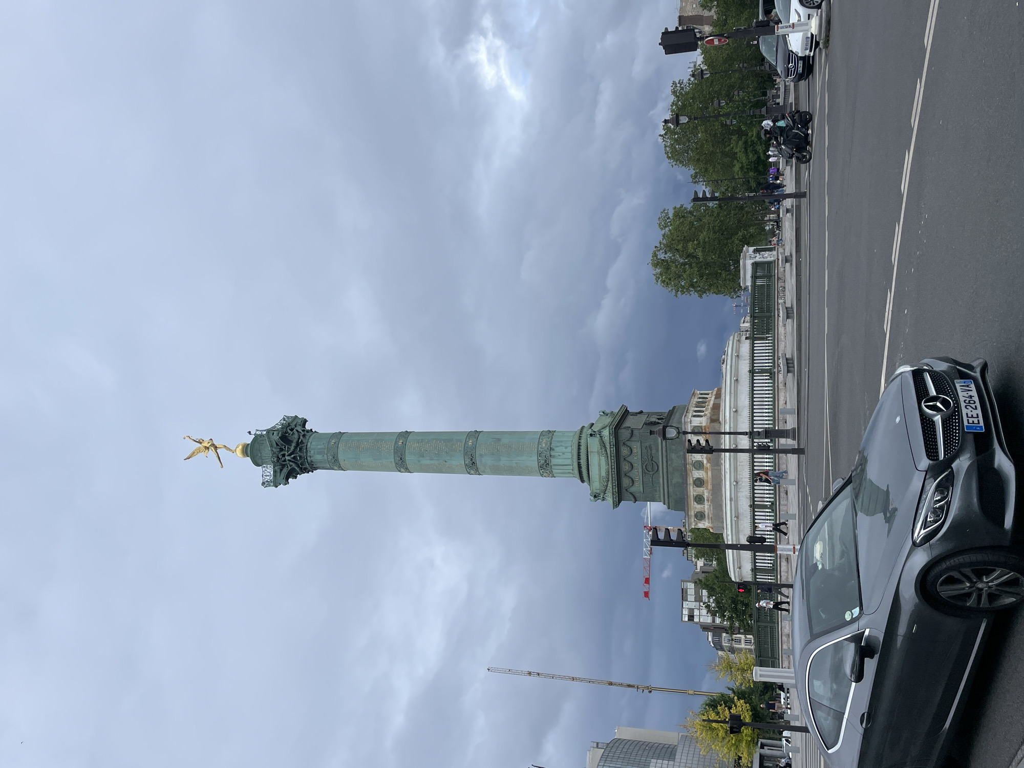 Morning street scenes captured across central Paris landmarks