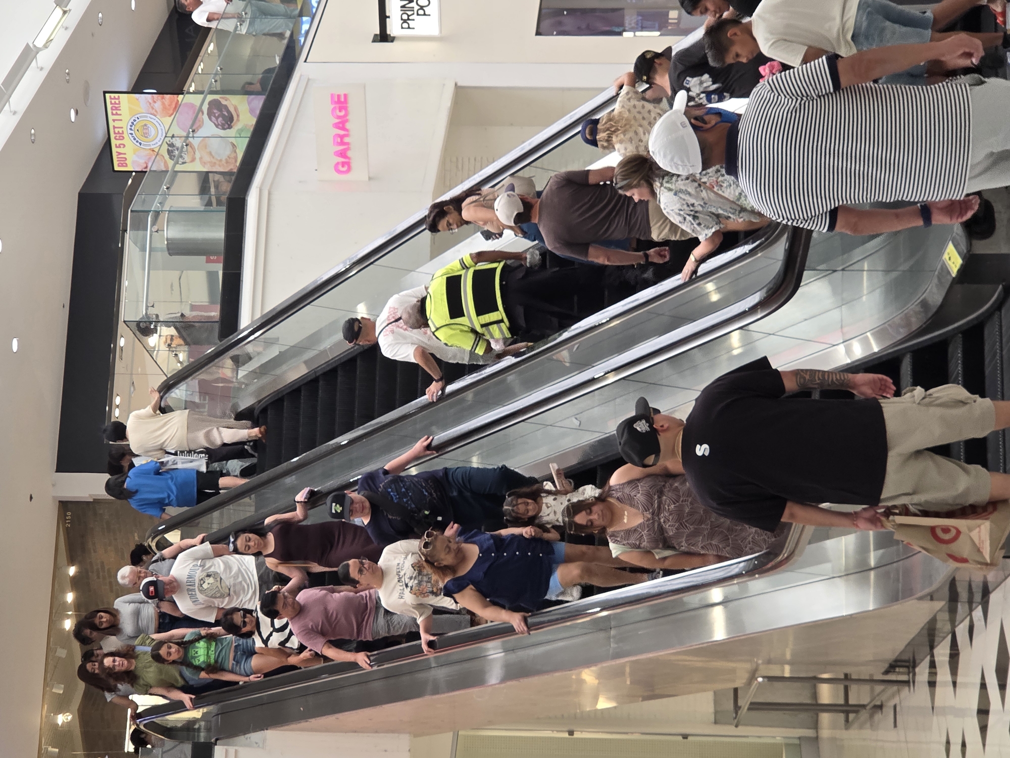 Sunday evening at the Glendale Galleria, busy as usual