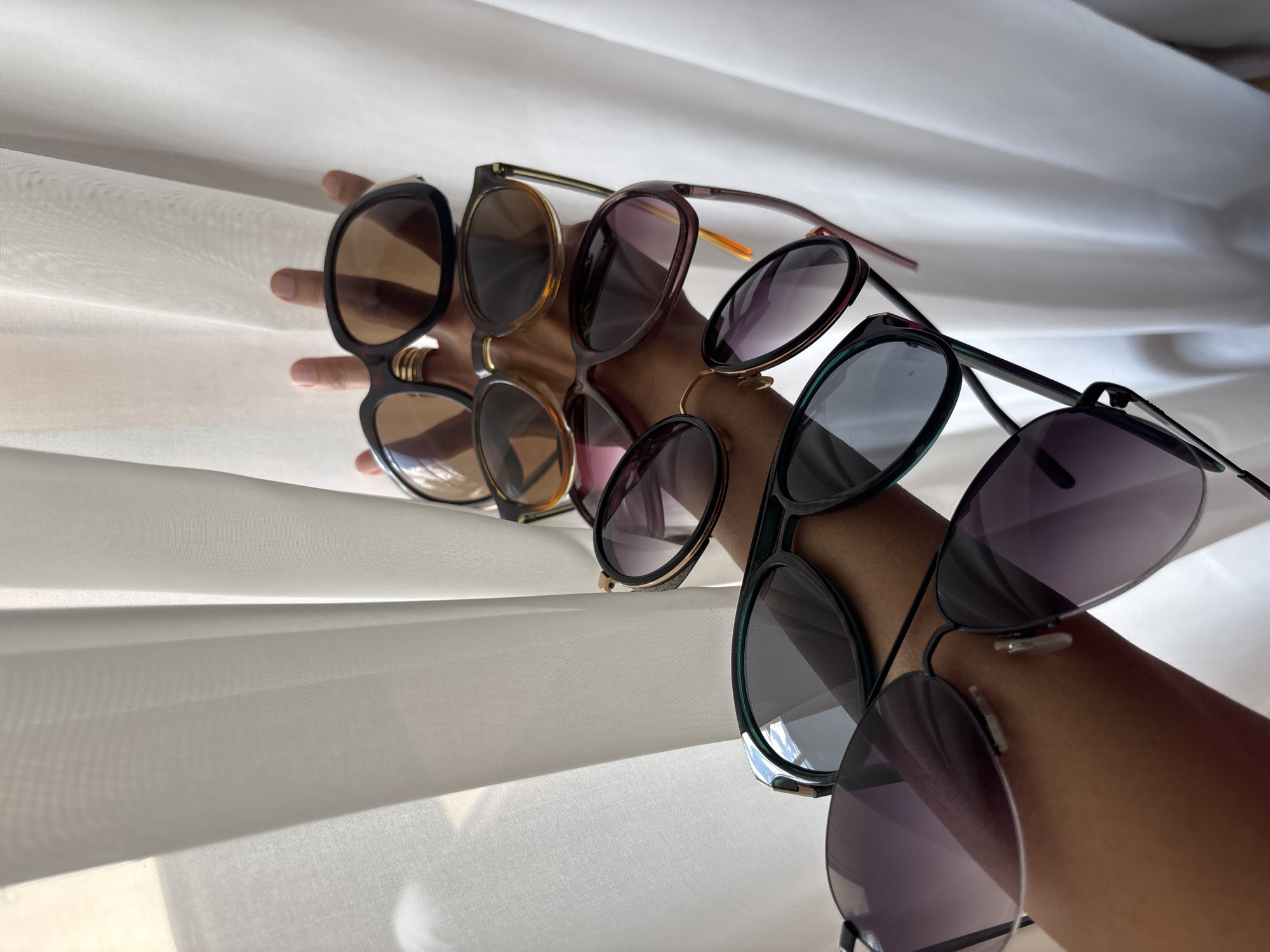 Minsk resident documents creative sunglasses displays, shares #EyewearEssentials