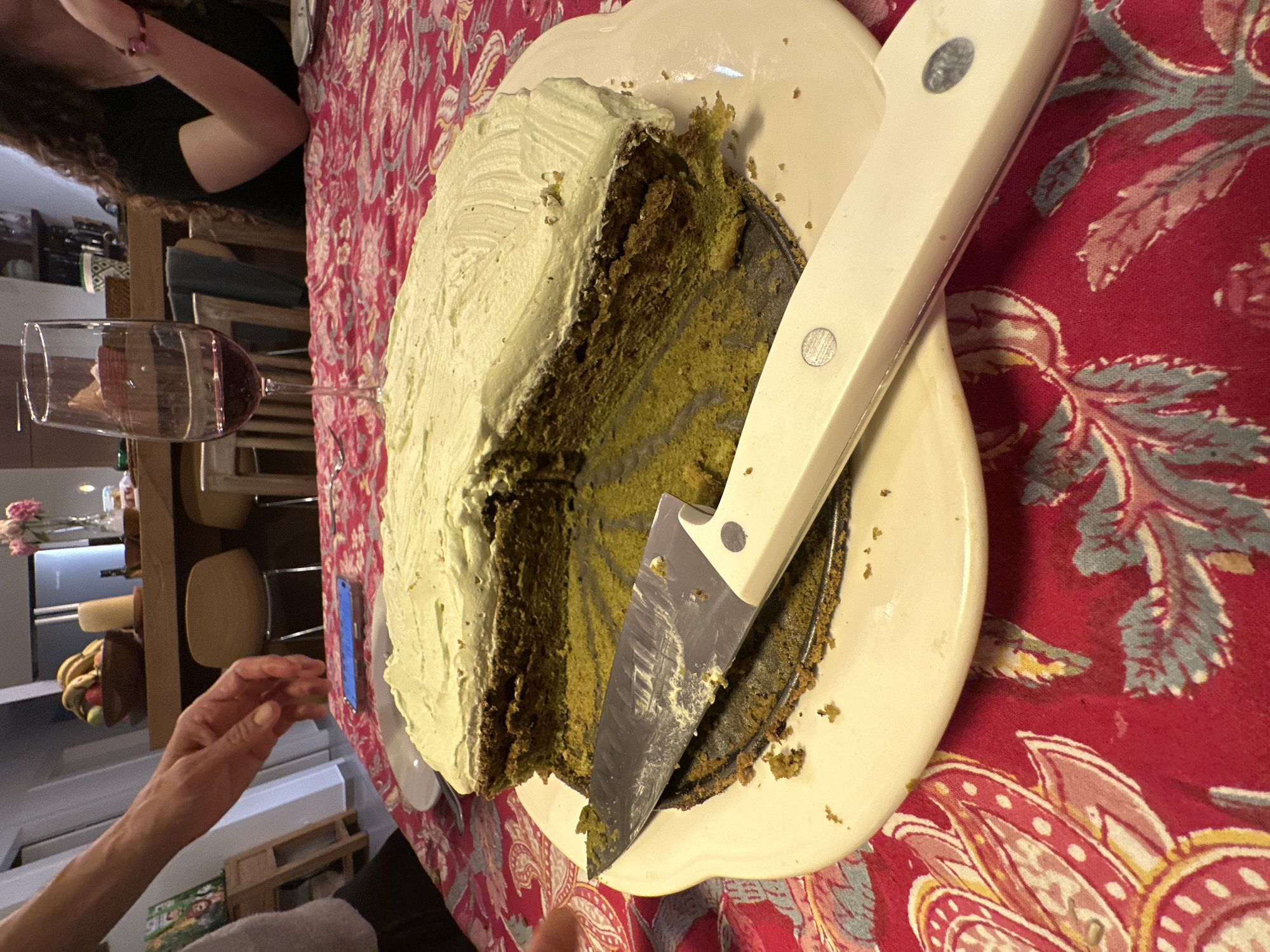 Multi-layered cake observed in Raanana residential setting