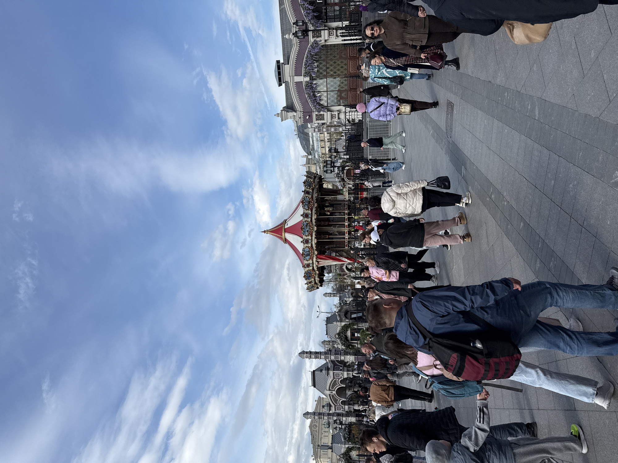 Ordinary tourist activity observed in Moscow's Red Square area