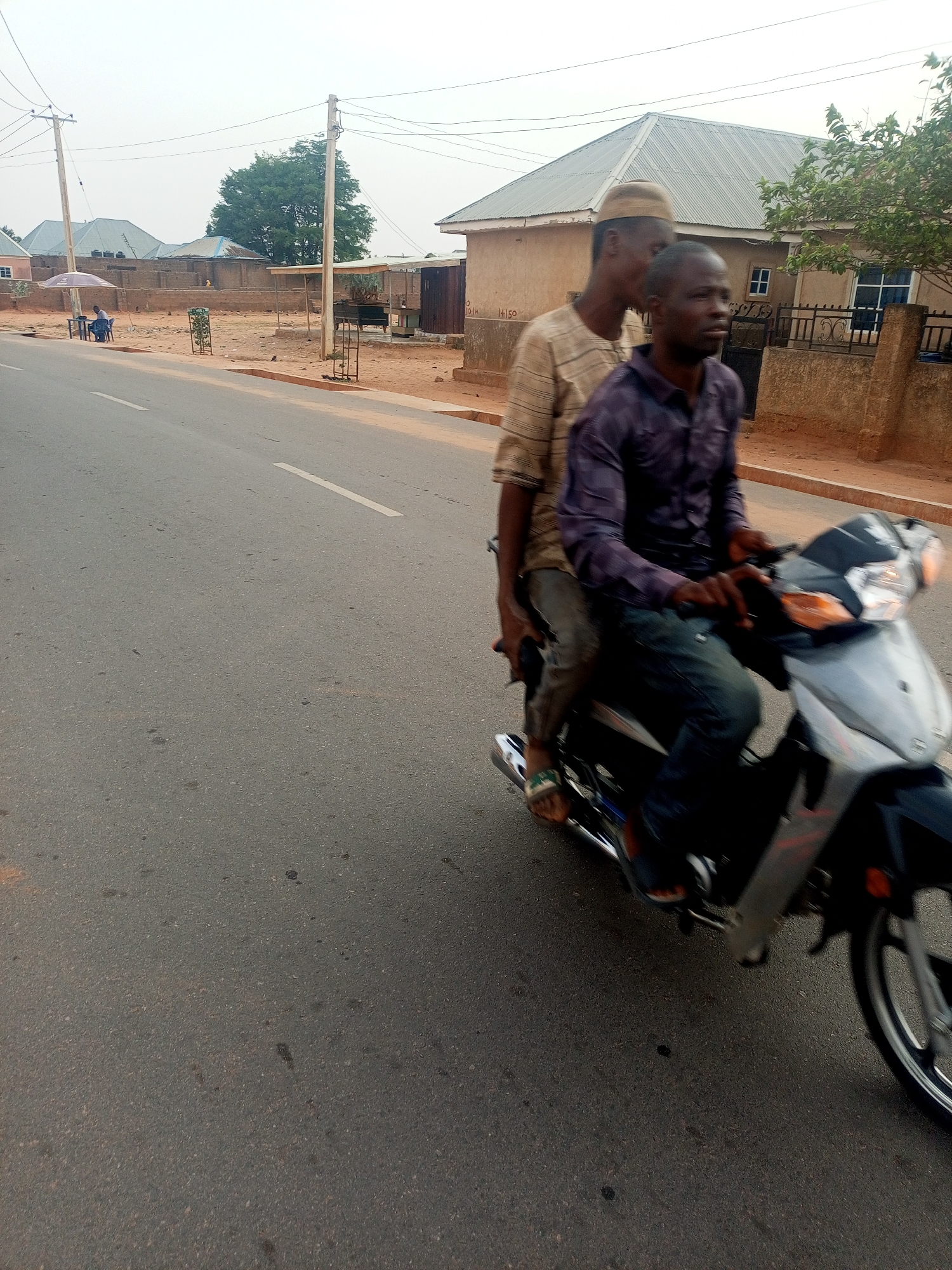Morning street life documented in Timia, Niger community