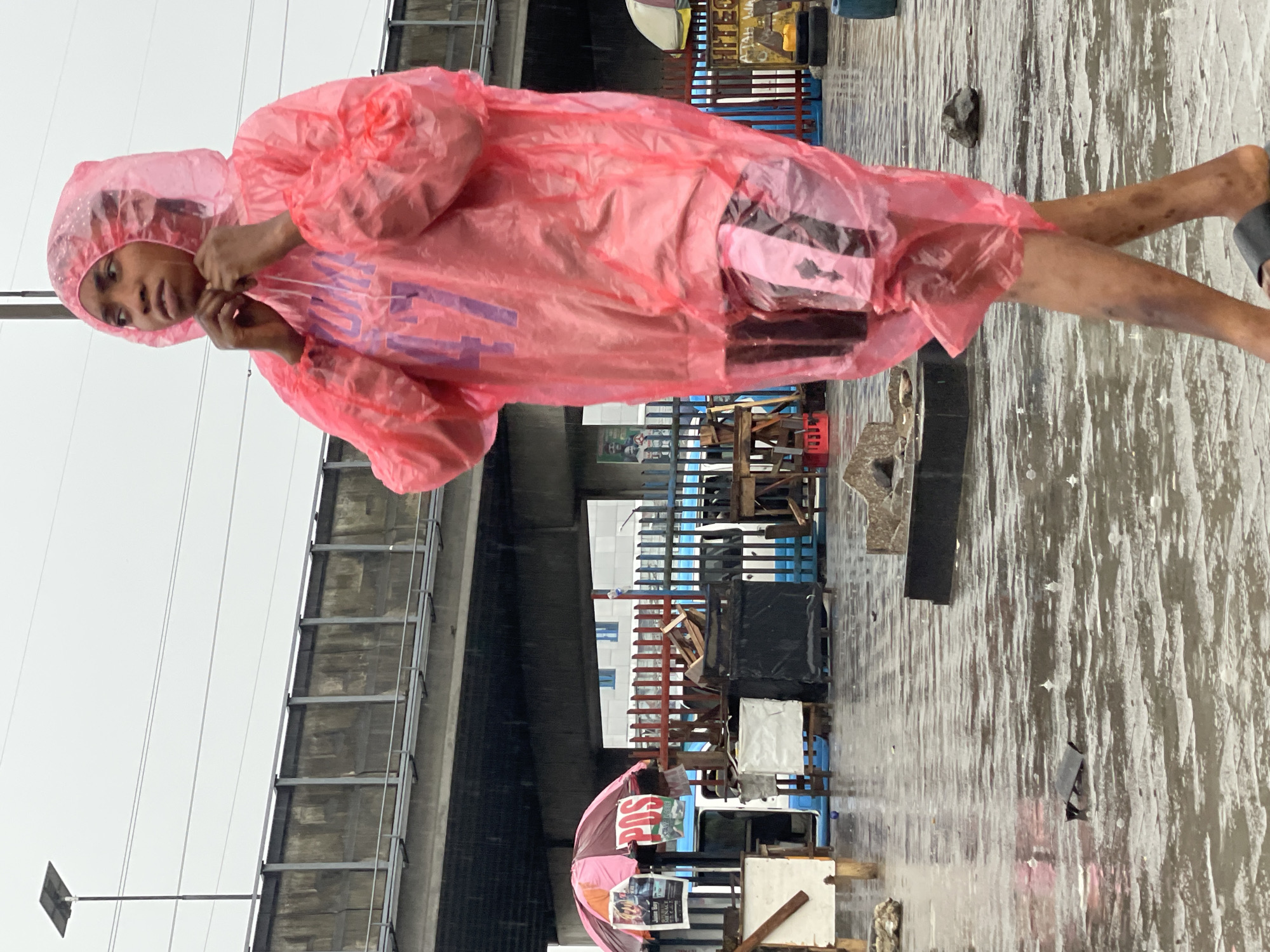 Morning rainfall floods Lagos area streets, residents adapt