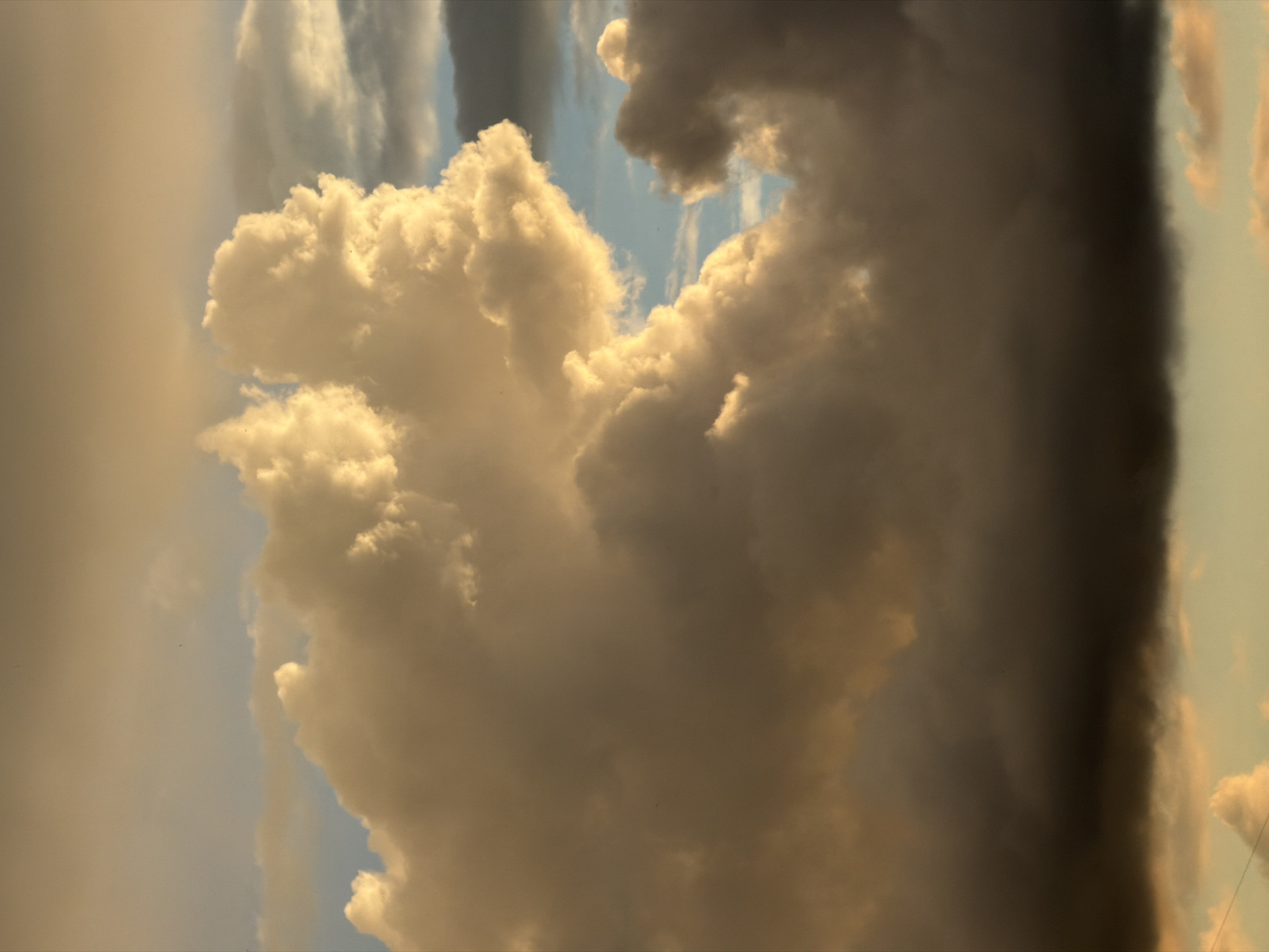 Dramatic clouds, street scenes captured across Moscow Saturday evening
