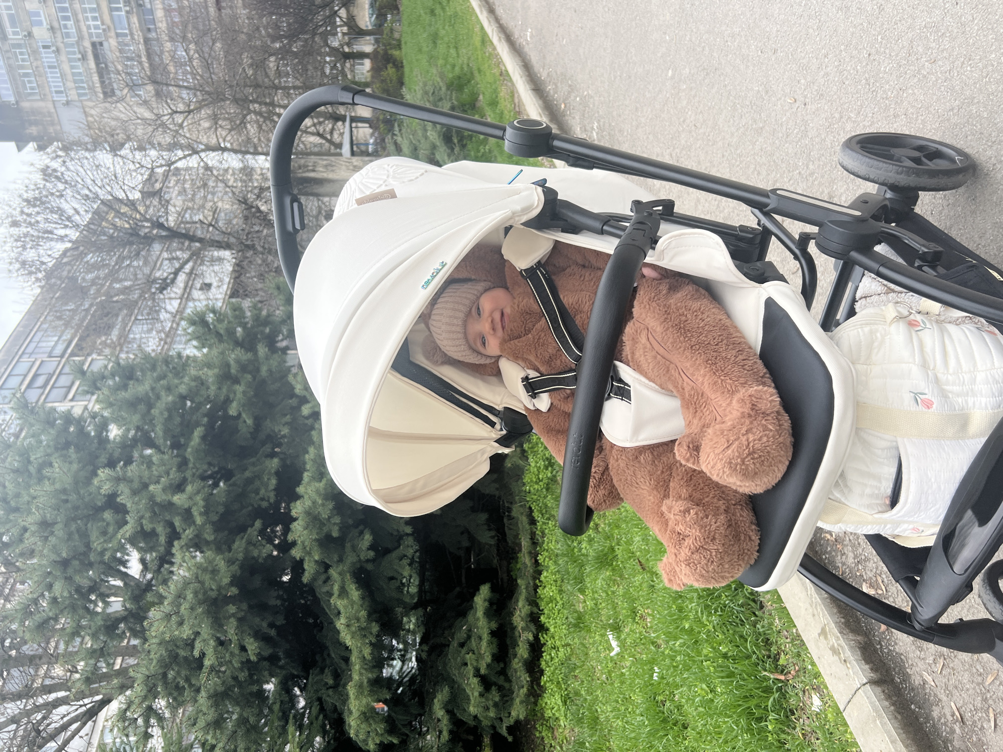 Baby in stroller spotted on sidewalk in Ruse