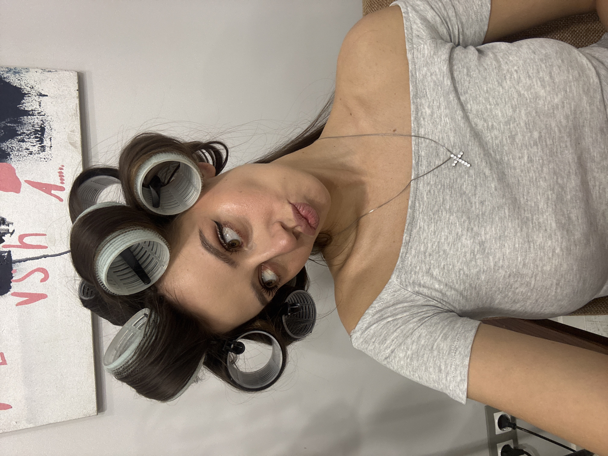Woman documents daily routine through mirror selfies in Krasnoyarsk