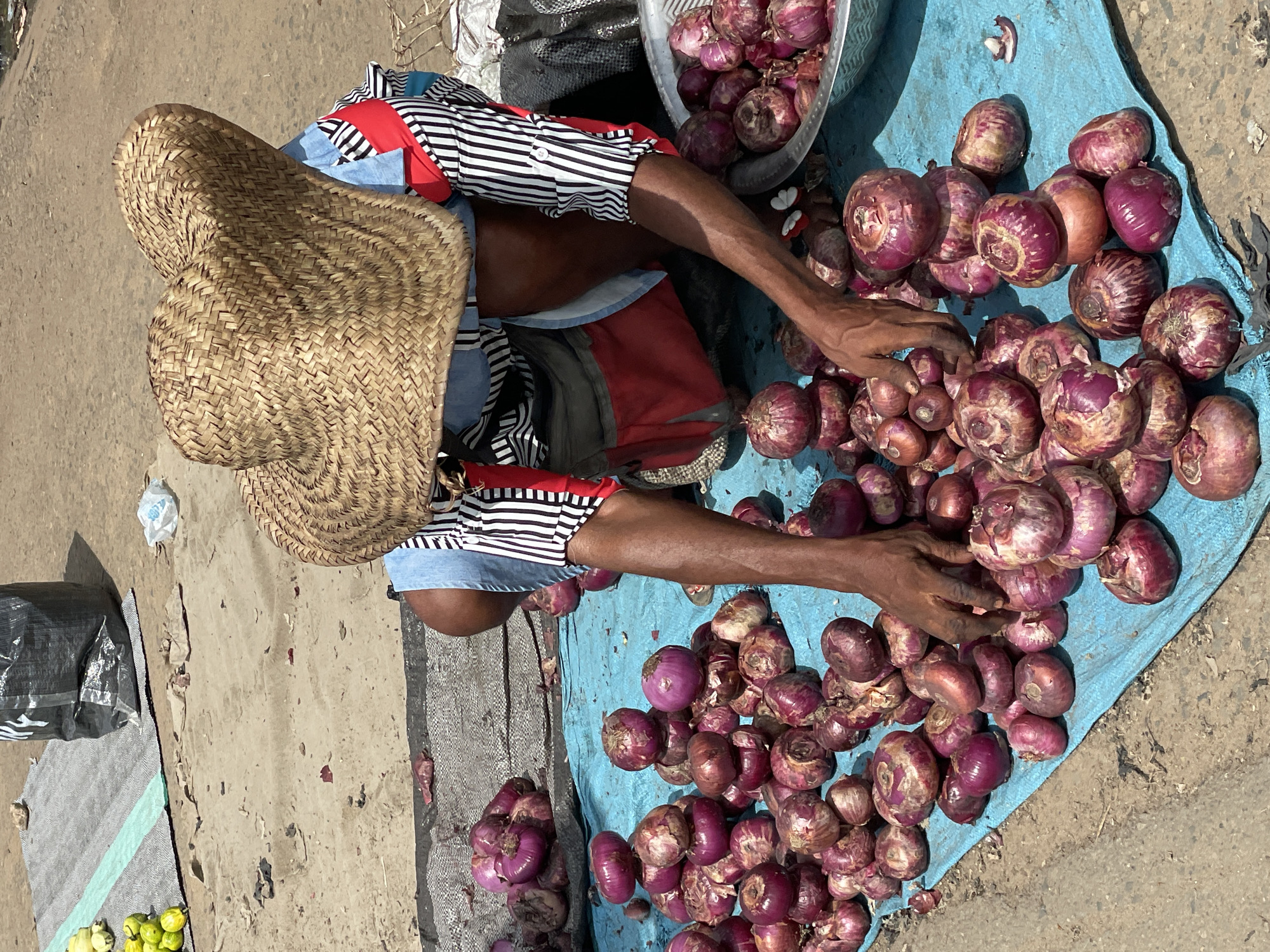 Mid-day hustle at Onitsha's sprawling market district
