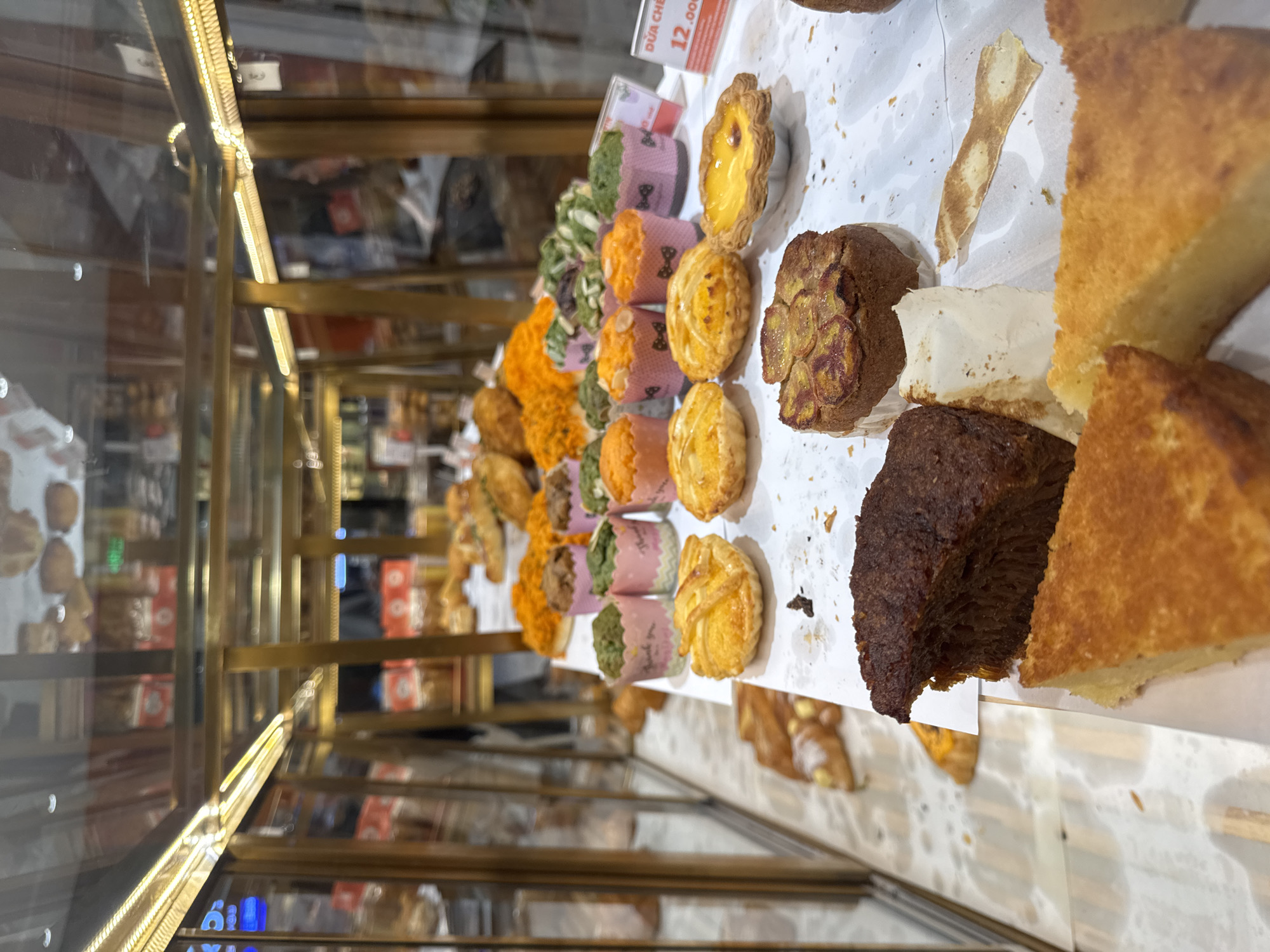 Da Lat bakery visits and street scenes documented