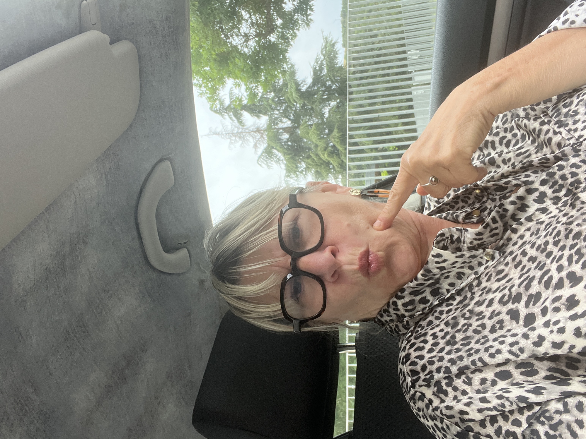Morning activities captured in La Fouillouse classroom and car