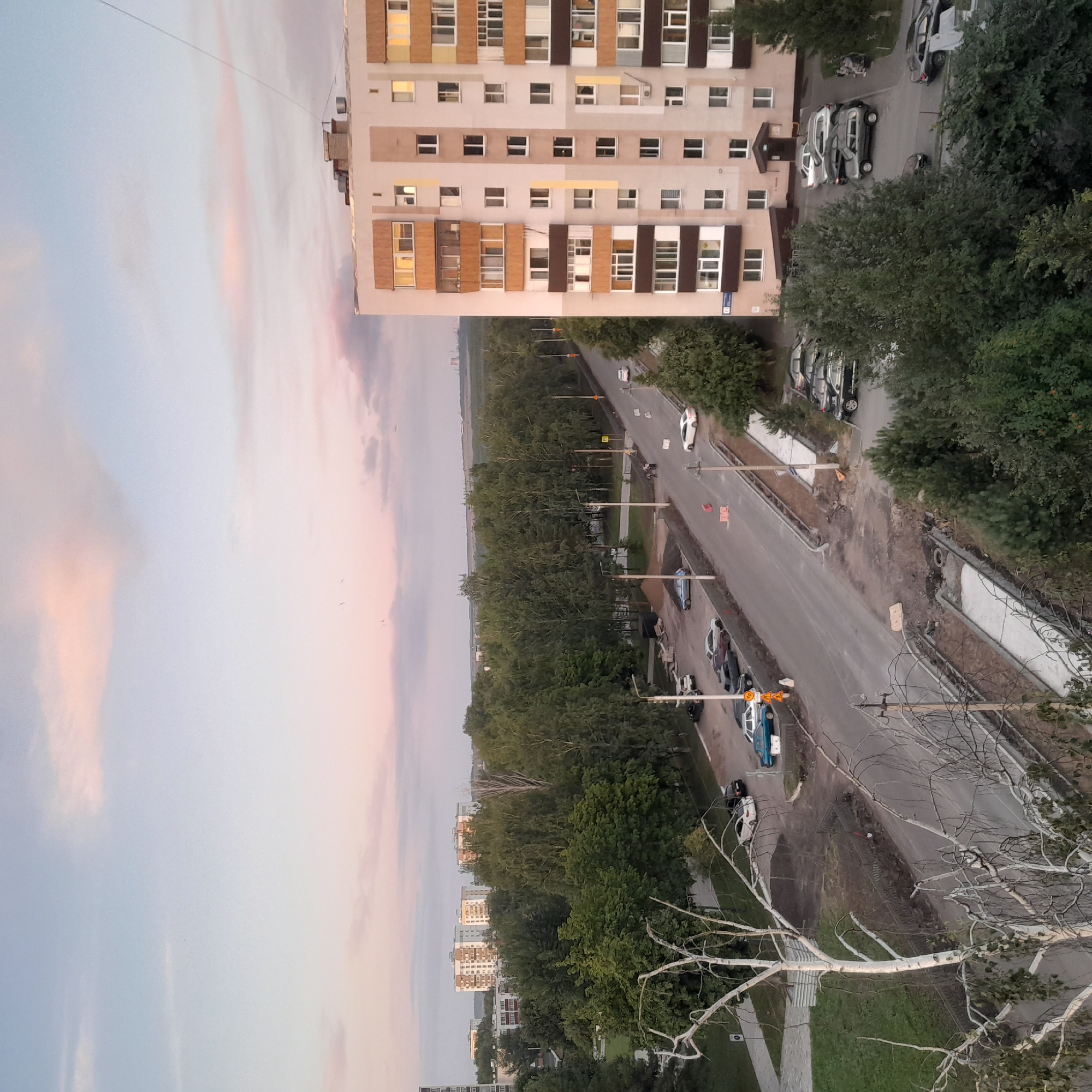Nizhnekamsk after dark: apartment block and art school at night