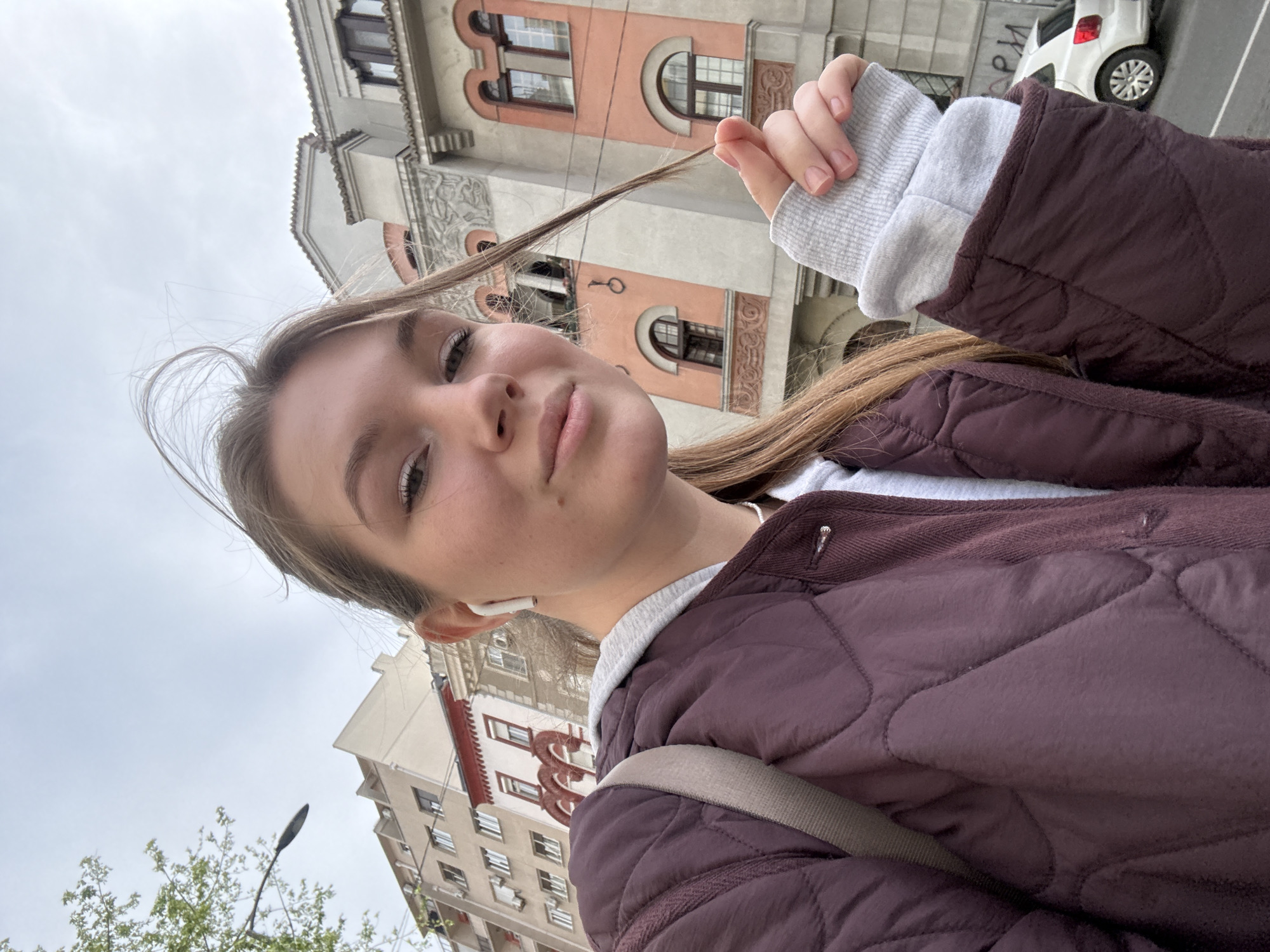 Casual street life captured across Belgrade in four-minute span