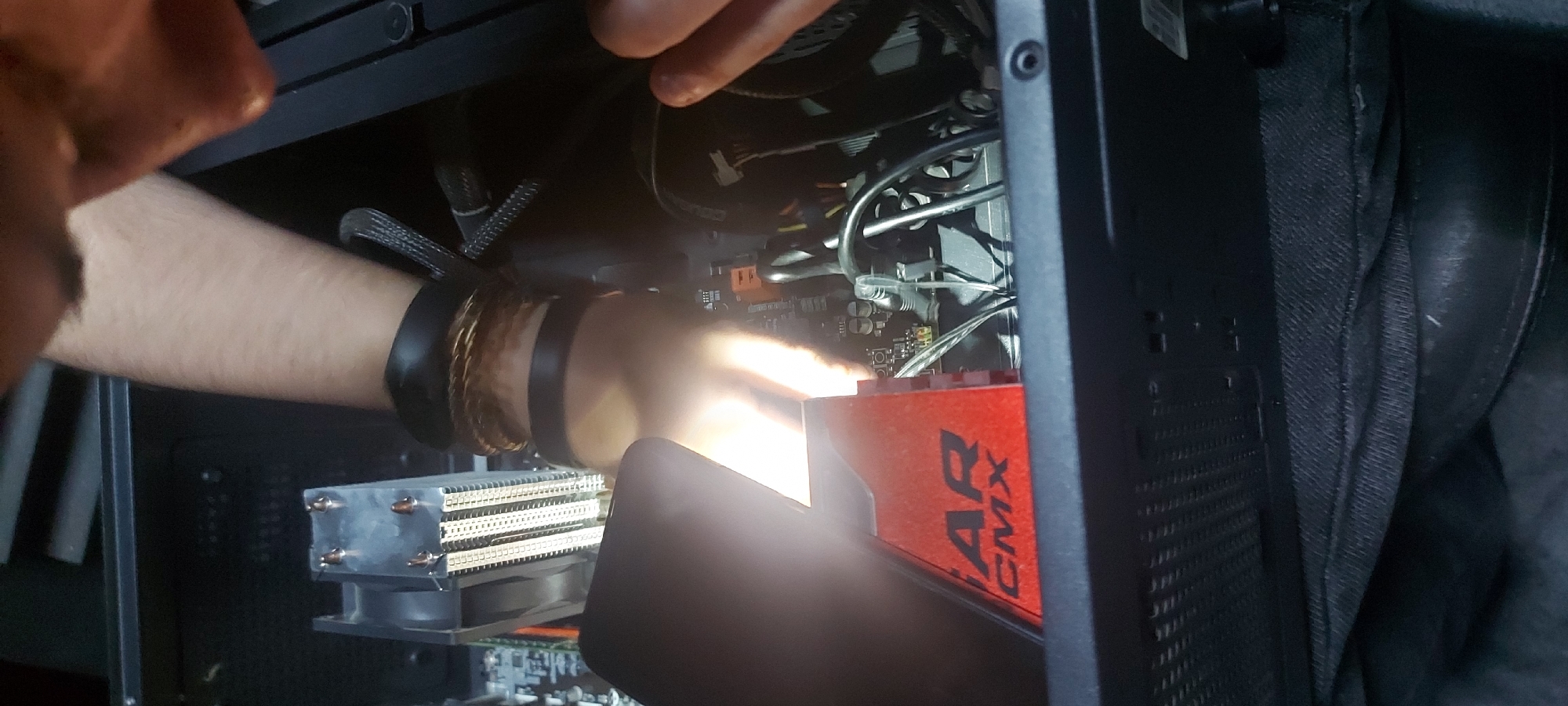 Gamer documents computer build session in Tashkent