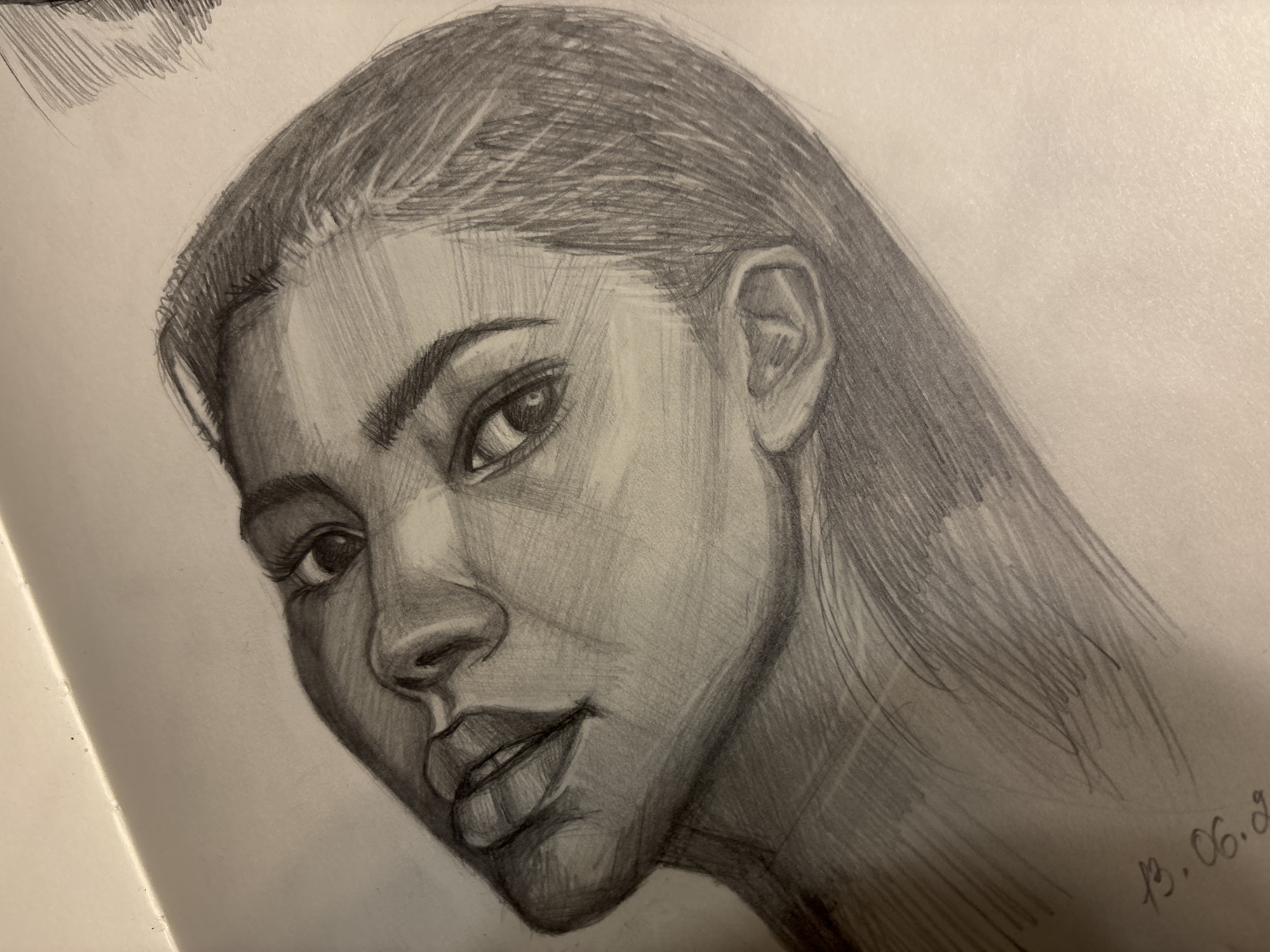 Artist sketches multiple portraits in Izhevsk