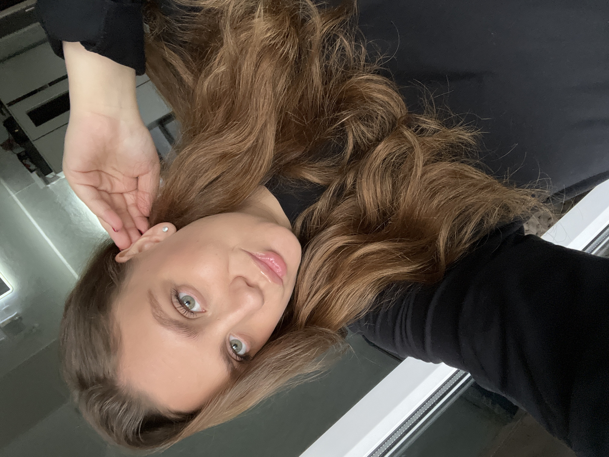 Morning selfie session documented across indoor locations in Chaikovsky