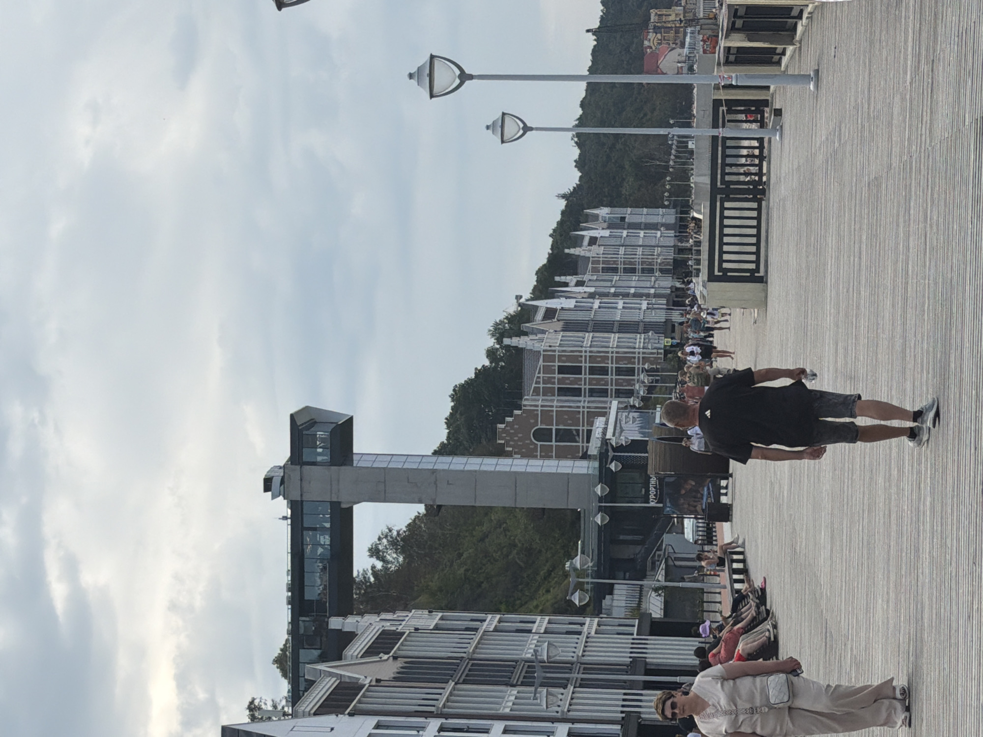 Wandering Svetlogorsk's Baltic promenade on a summer afternoon