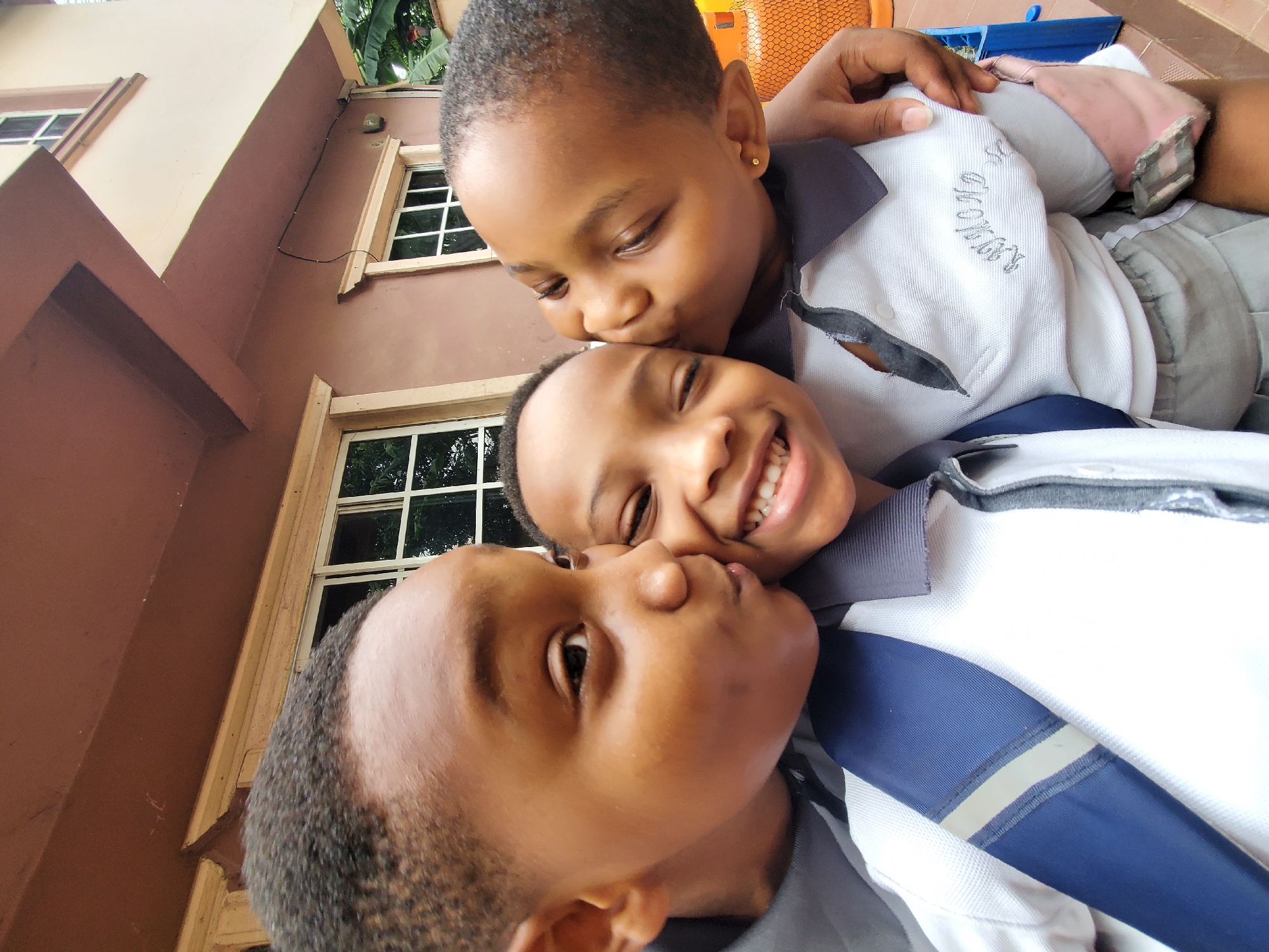 Morning photo session captures family moments in Obosi, Nigeria