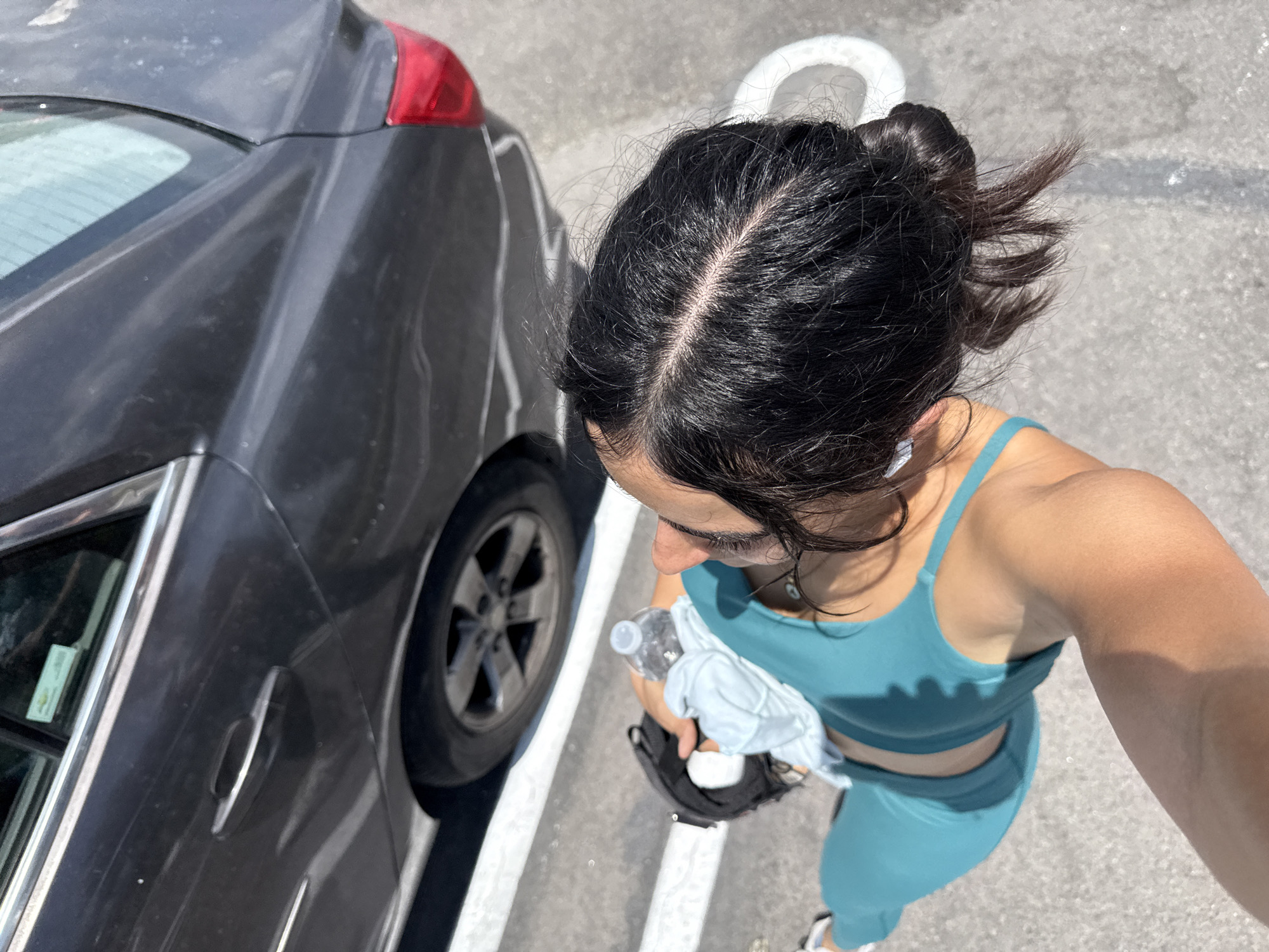 Woman's fitness routine documented across multiple Puebla locations
