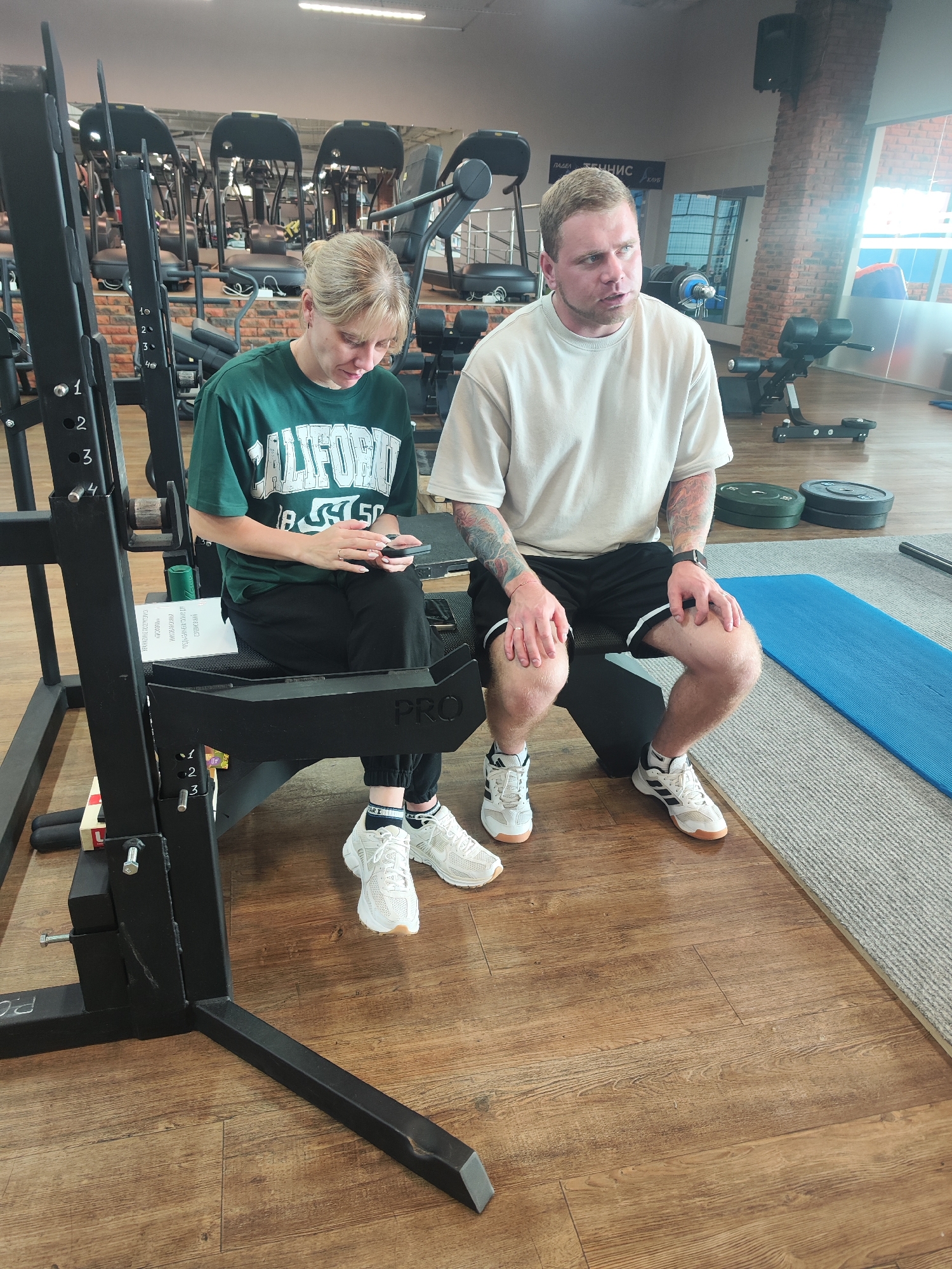 Gym workout break captured in Chaikovsky, Russia