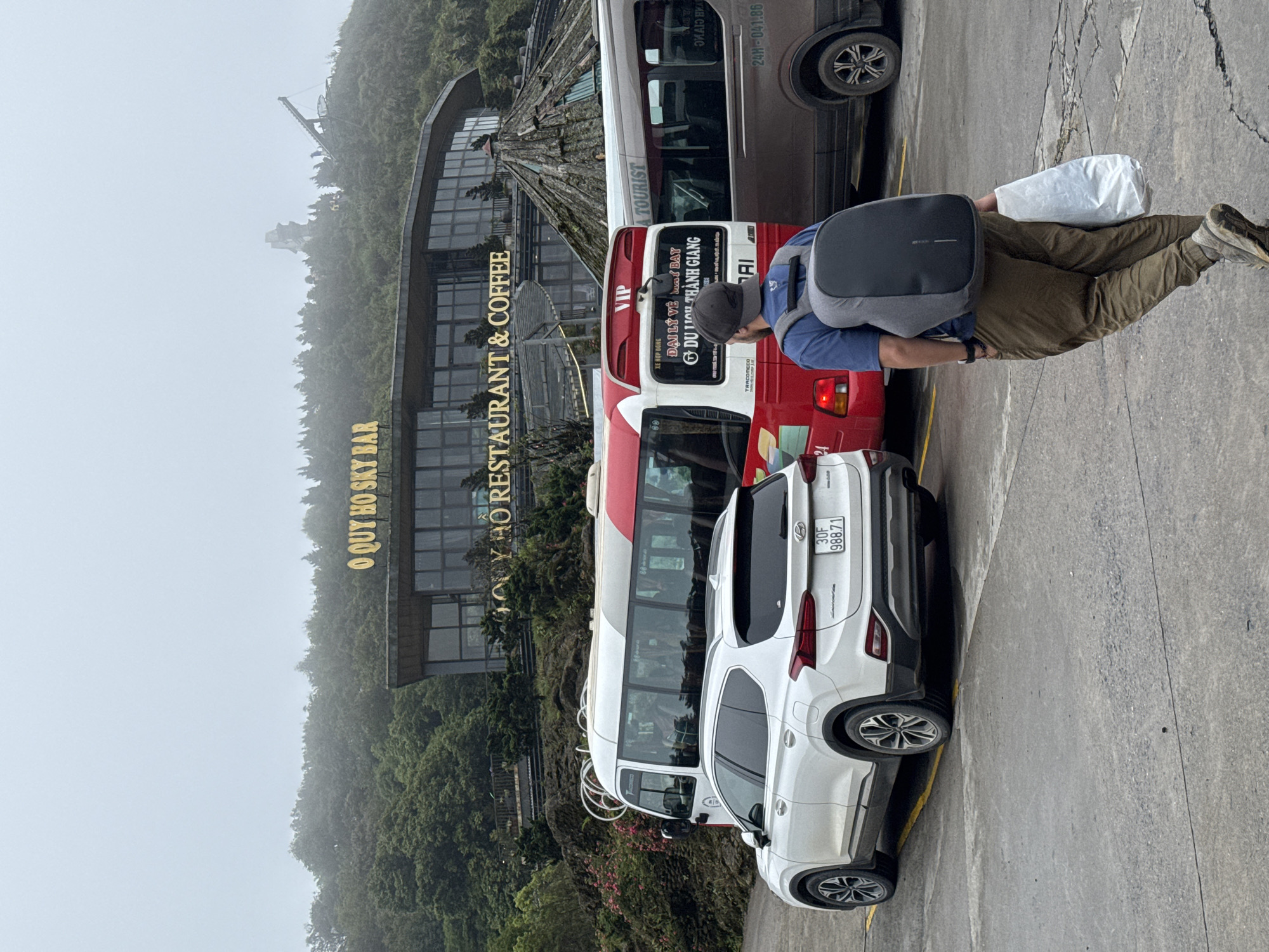 Tourists document morning visit to Binh Lu Vietnam landmarks