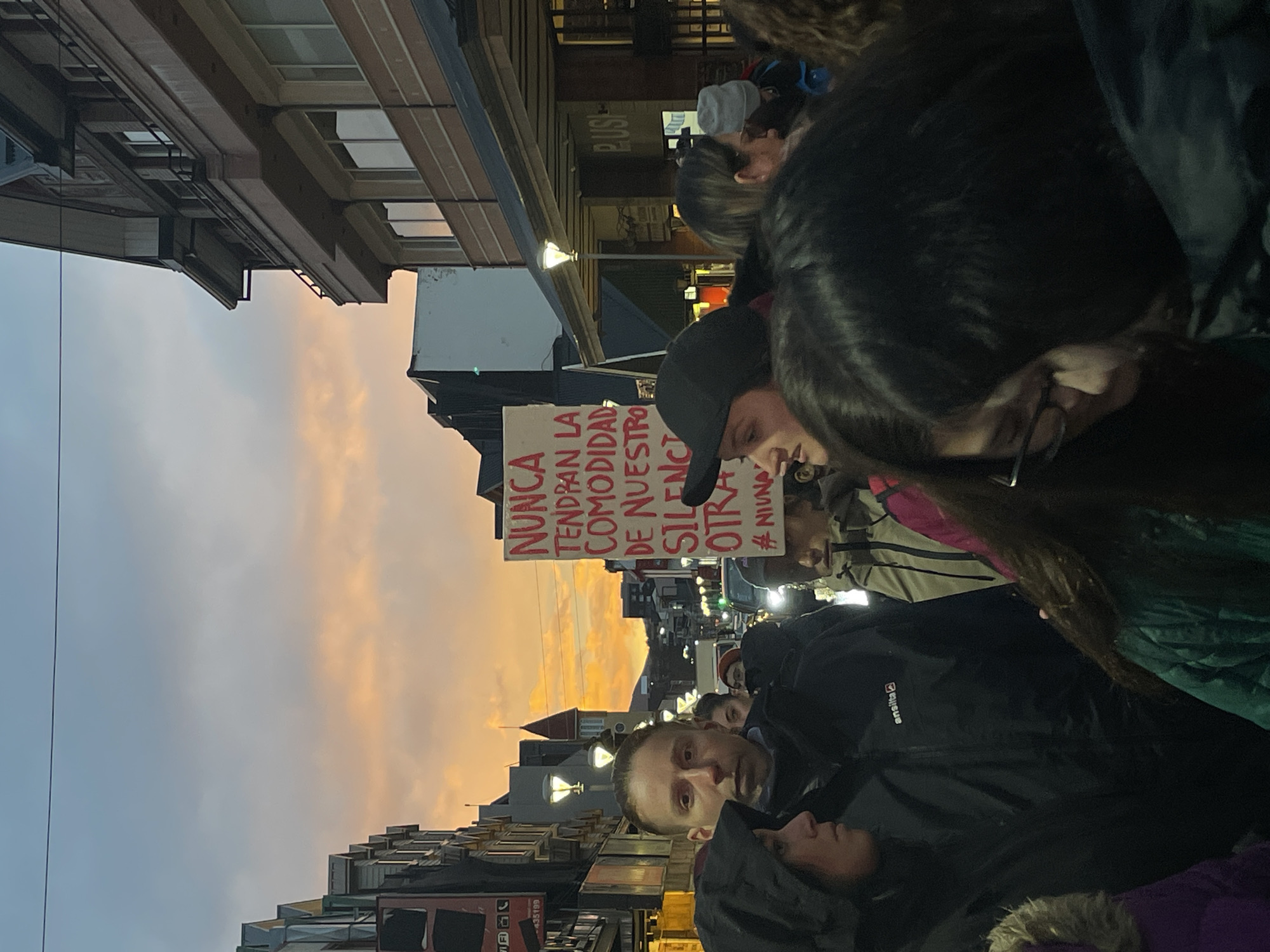 Evening protest draws large crowds in Ushuaia, Argentina