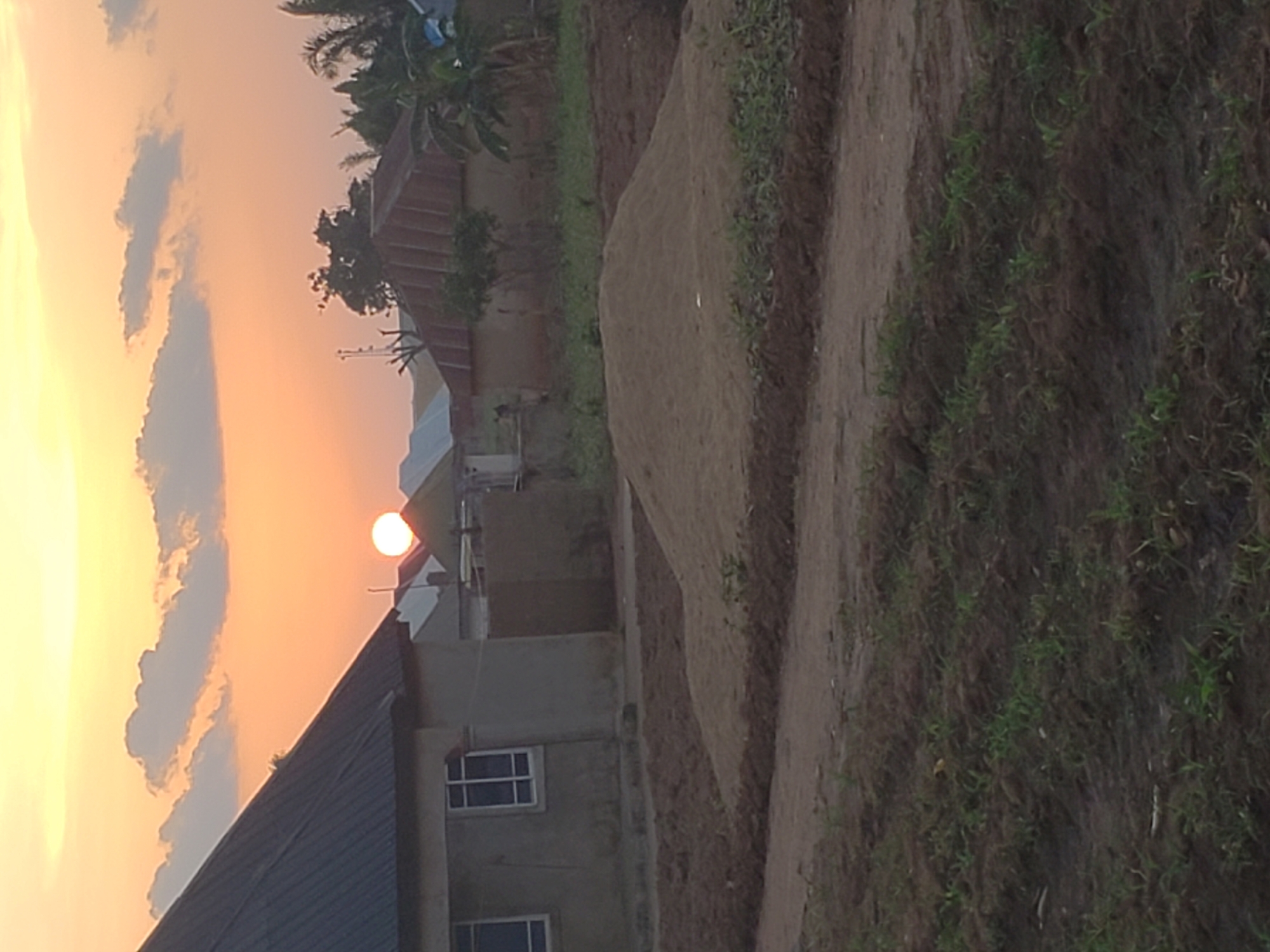 Sunset observation and World Cup disappointment captured simultaneously