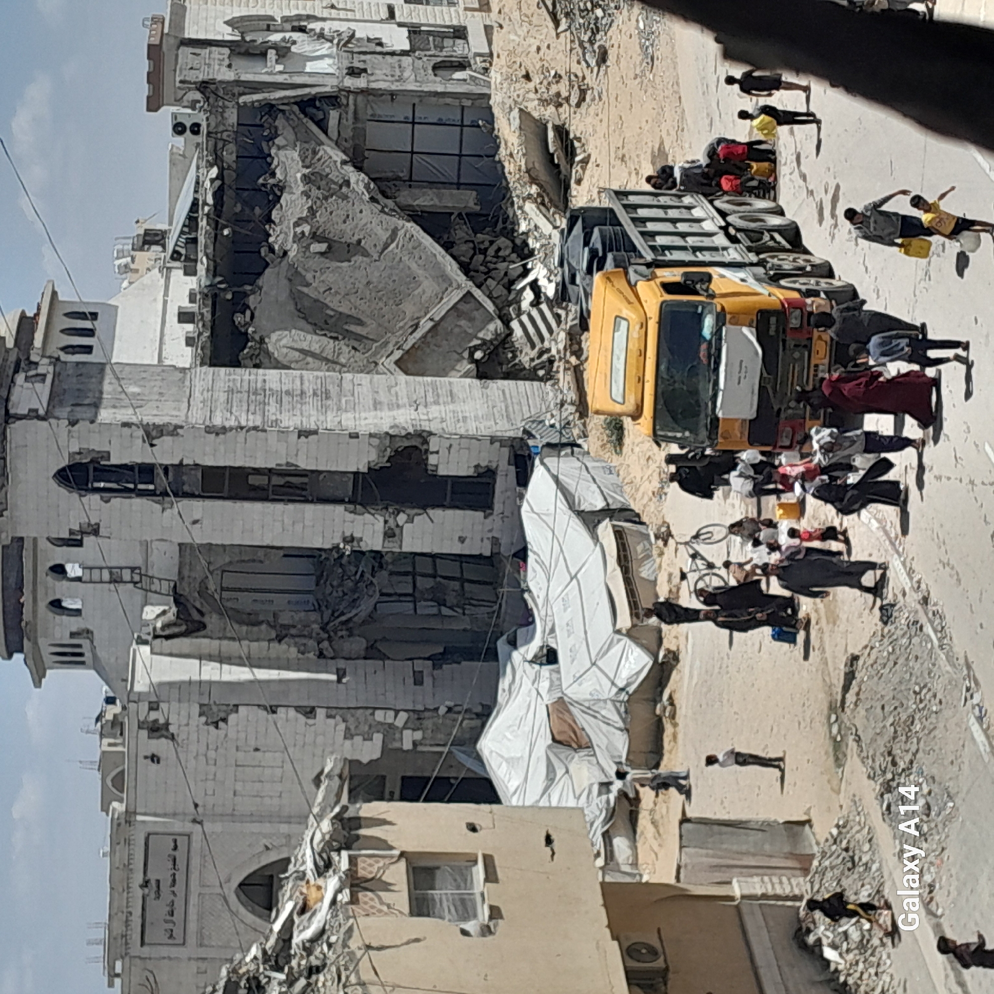 Witness documents severe urban destruction in Khan Yunis