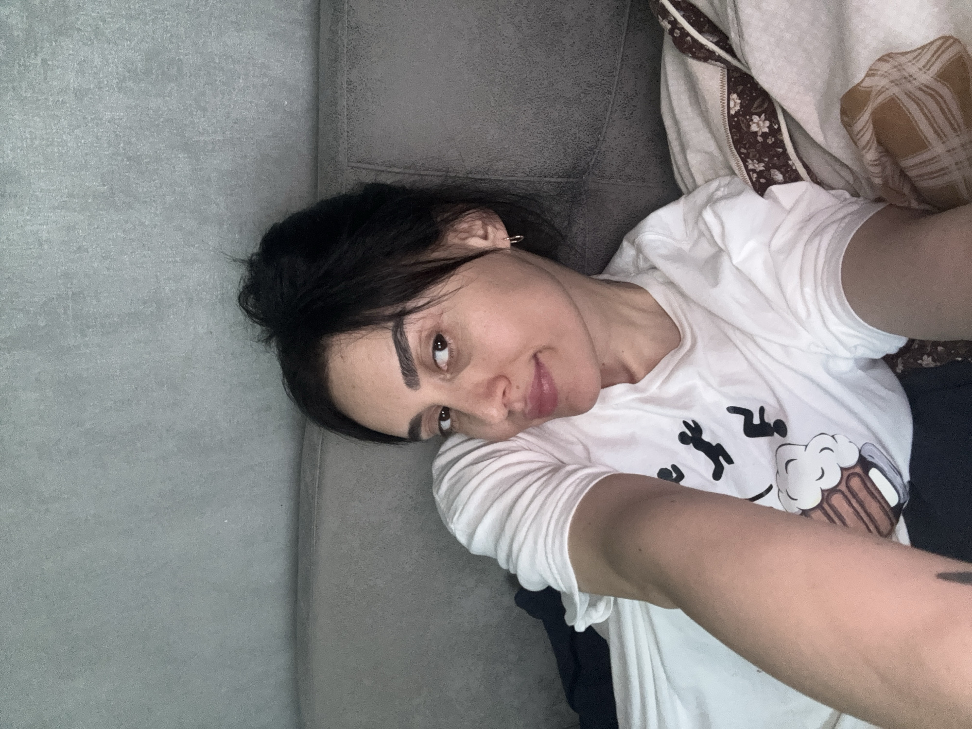 Woman documents leisurely afternoon with selfie session in Tbilisi