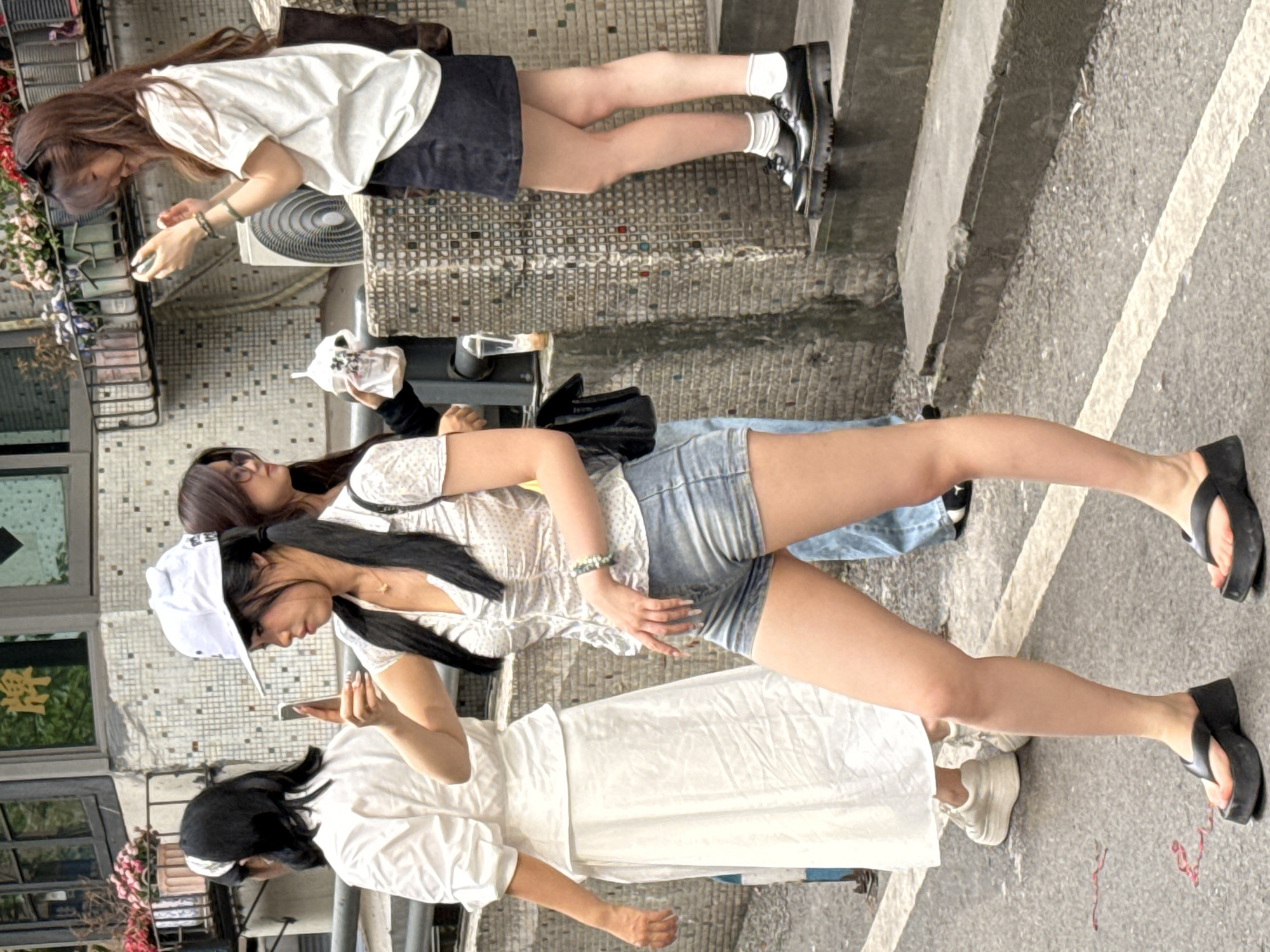 Morning street life and tourism in Chongqing's Yuzhong District